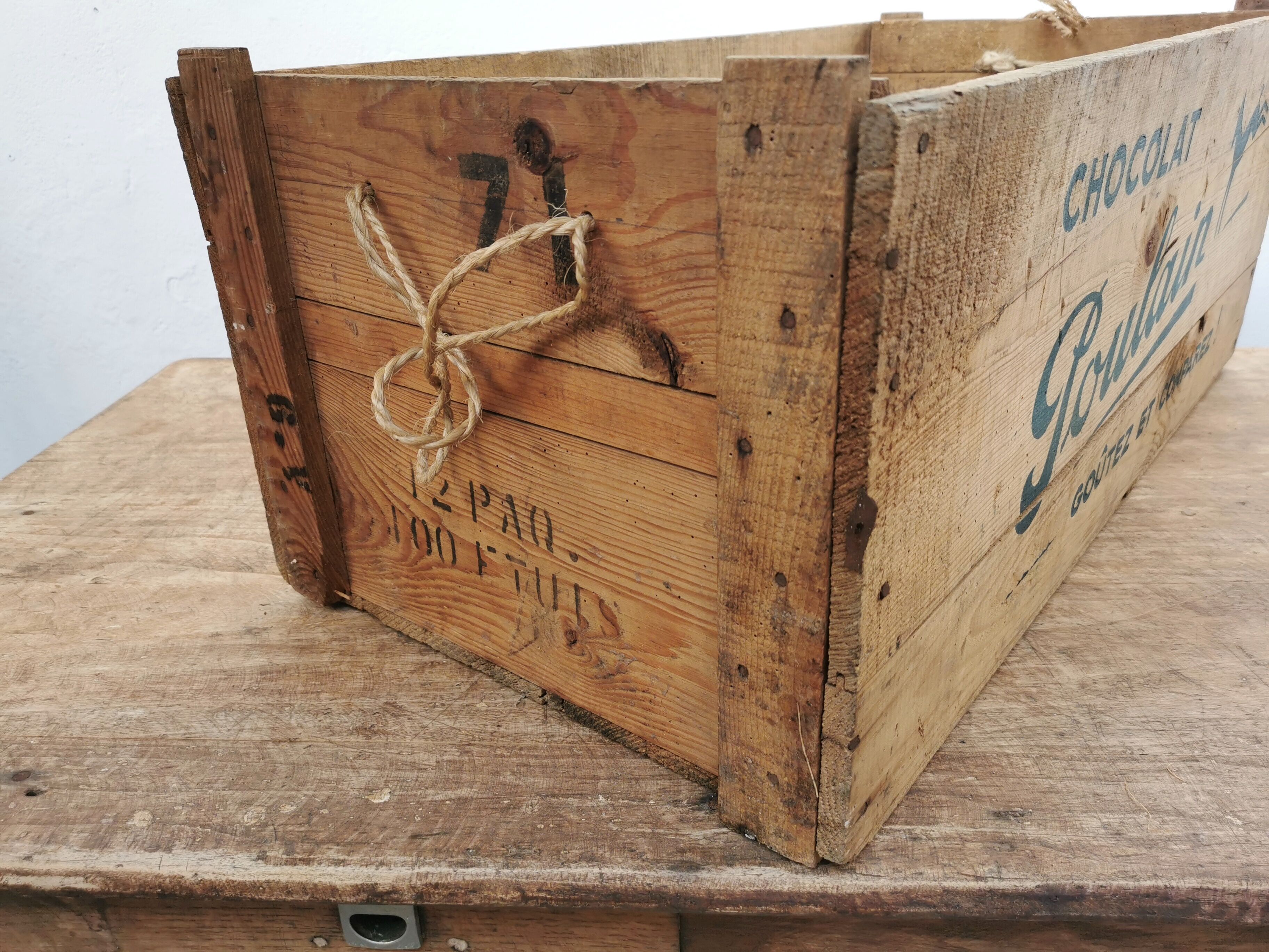 Wooden chocolate poulain case 1950