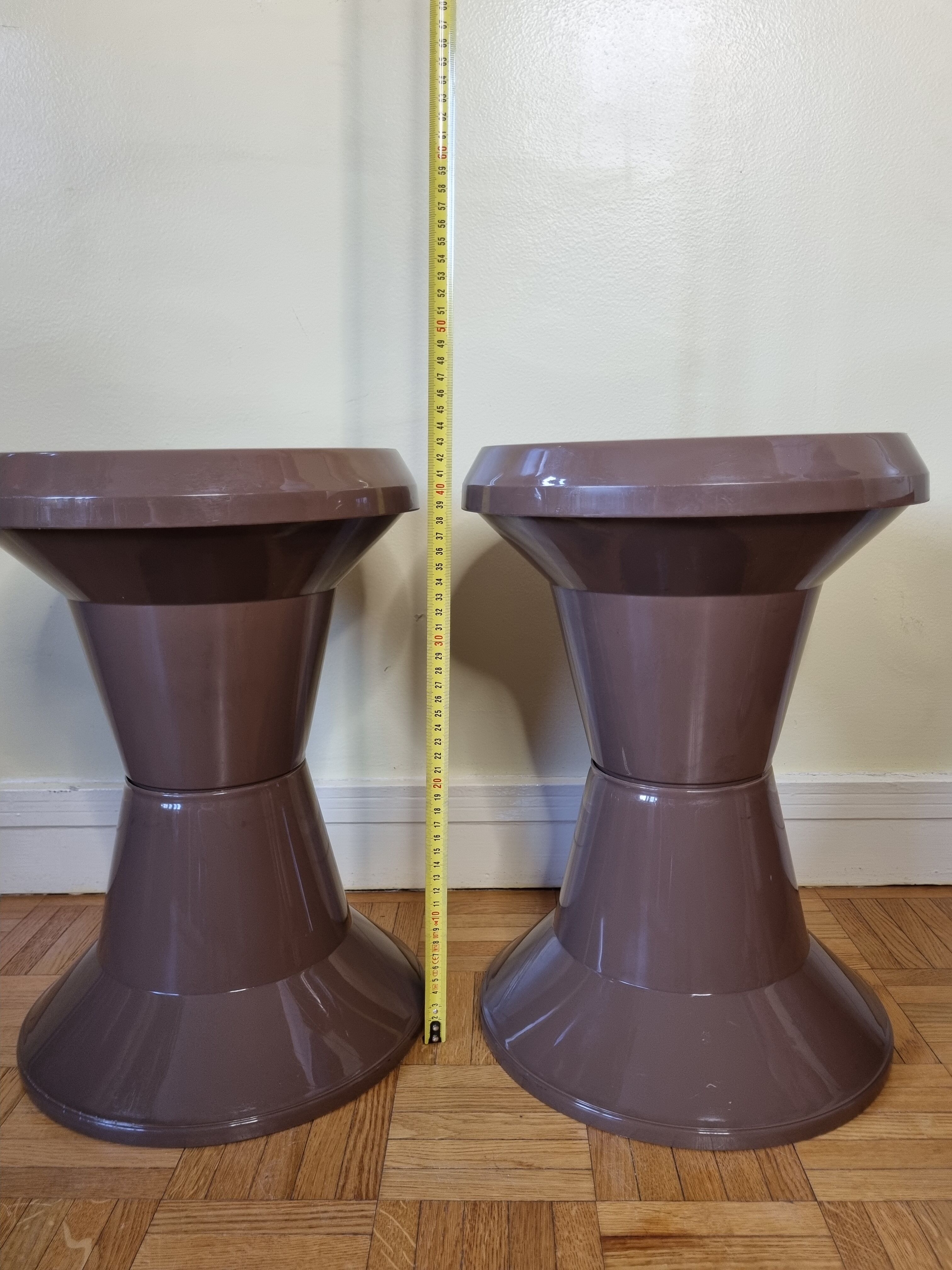 Pair of diabolo stools Giganplast, Italy, Space age