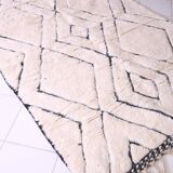 Traditional handmade wool Berber rug size 150 x 250 cm