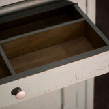 Furniture keeps eating - Craft - Vaisselier - Library