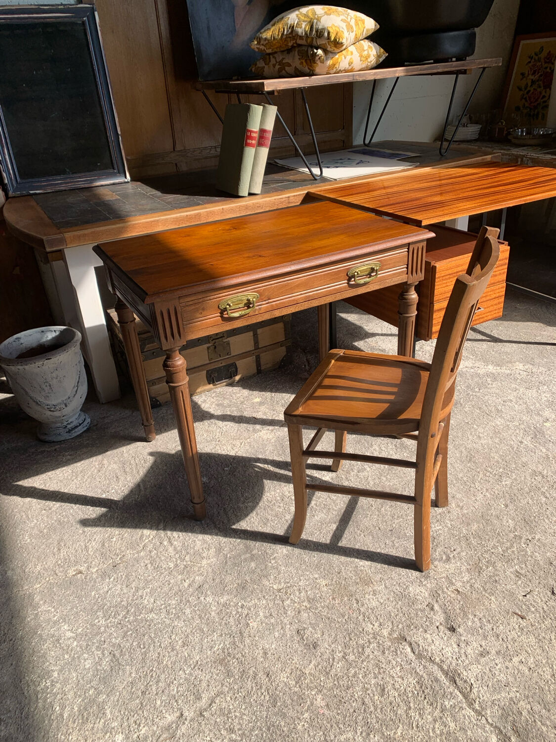 Bureau parisien de style Louis XVI