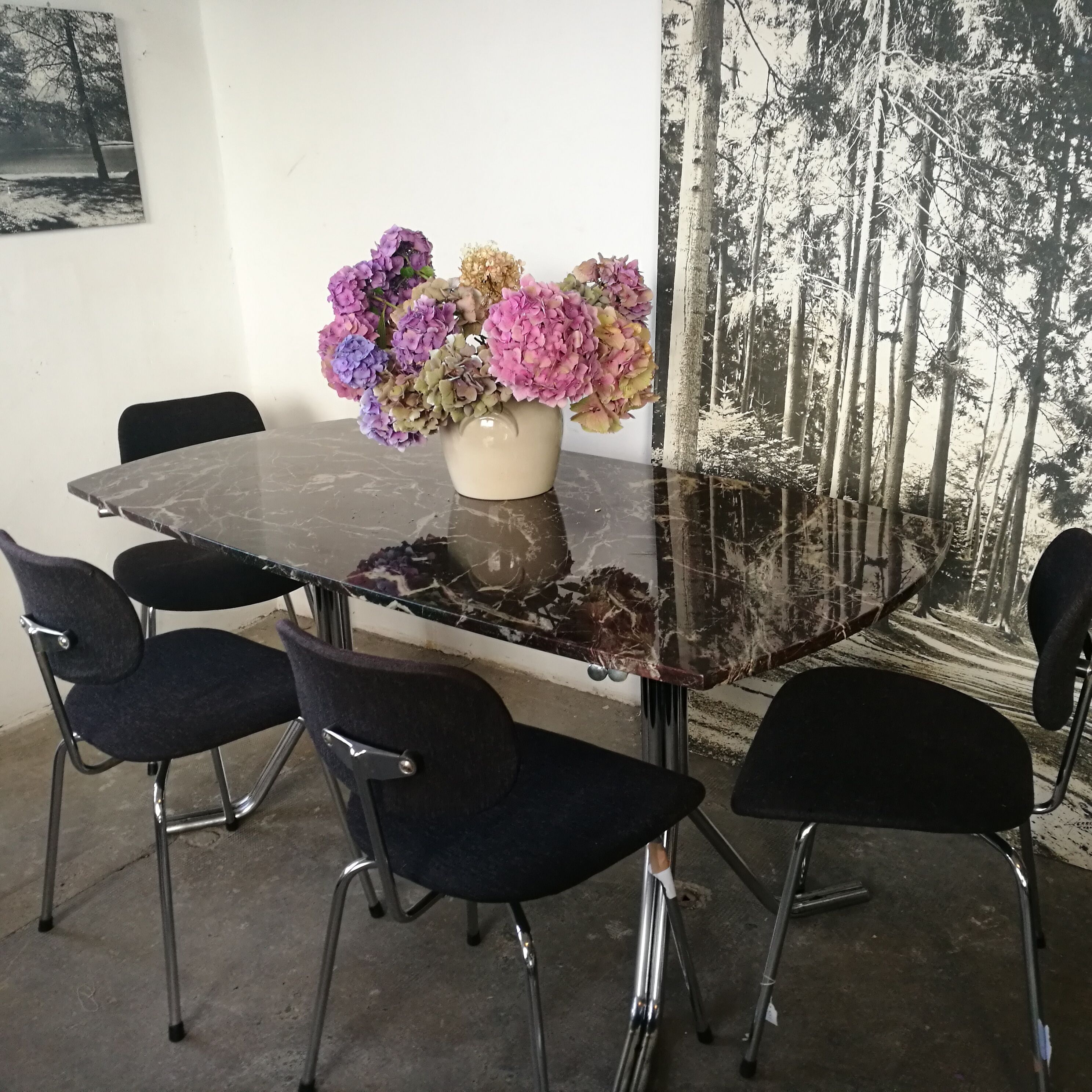 Table, chrome foot, red marble