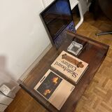 Table basse style brutaliste