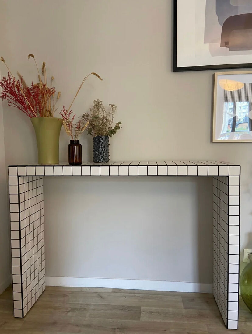 High console tiled mosaic glossy white joint black