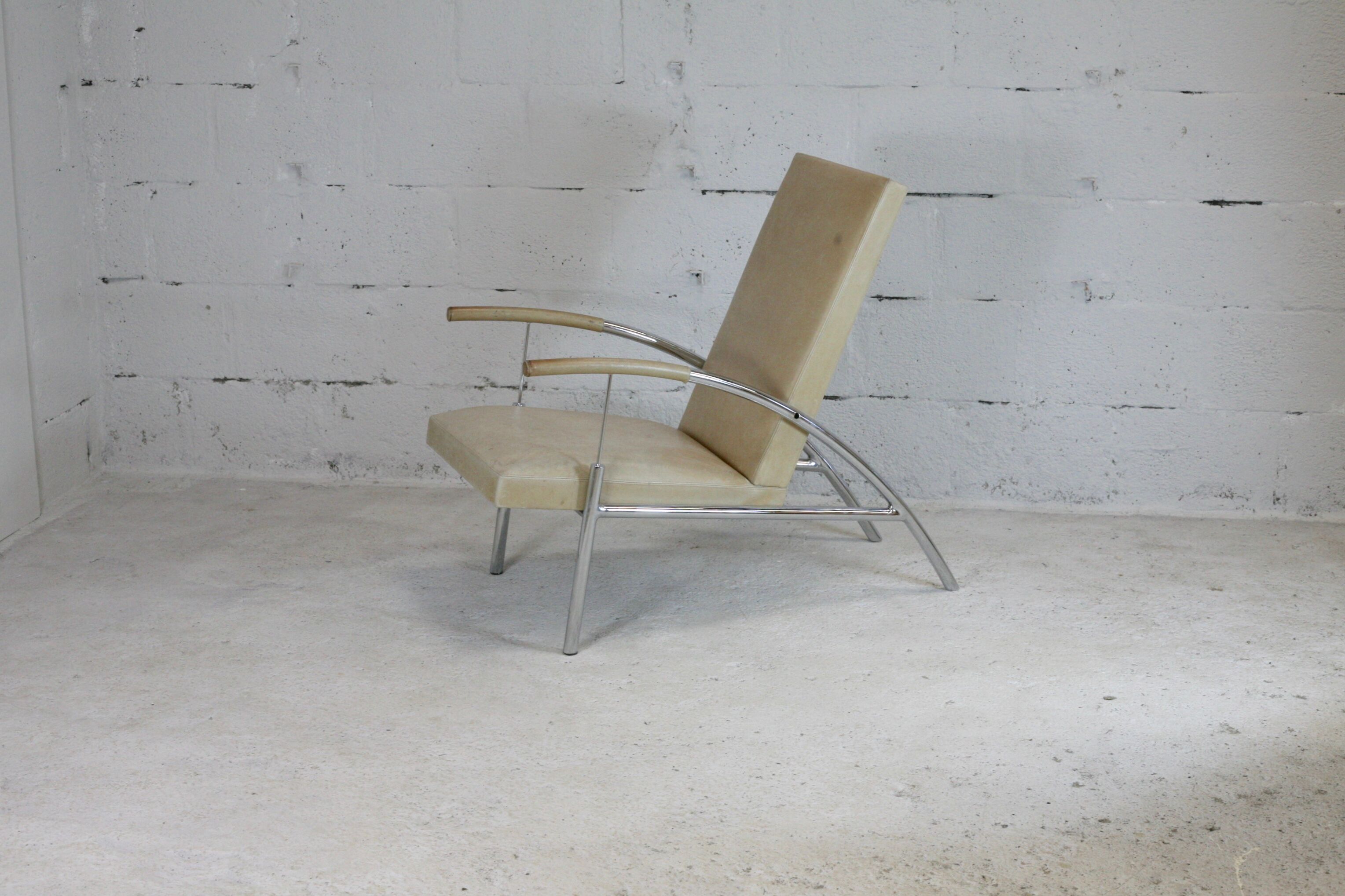 Tubular steel armchair and "cream" leather, France, circa 1970