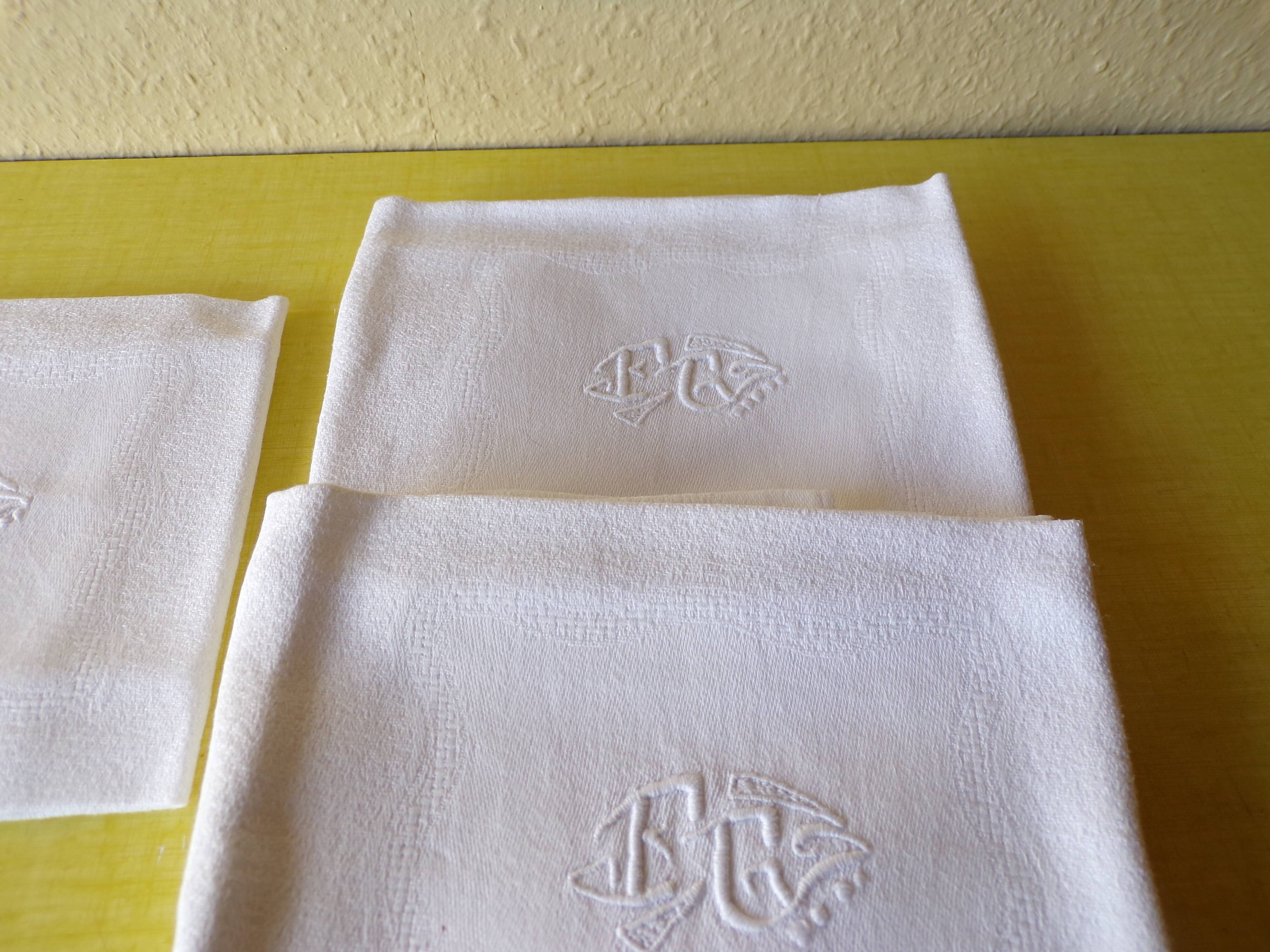 Lot of 6 towels old Monogram white "fw"