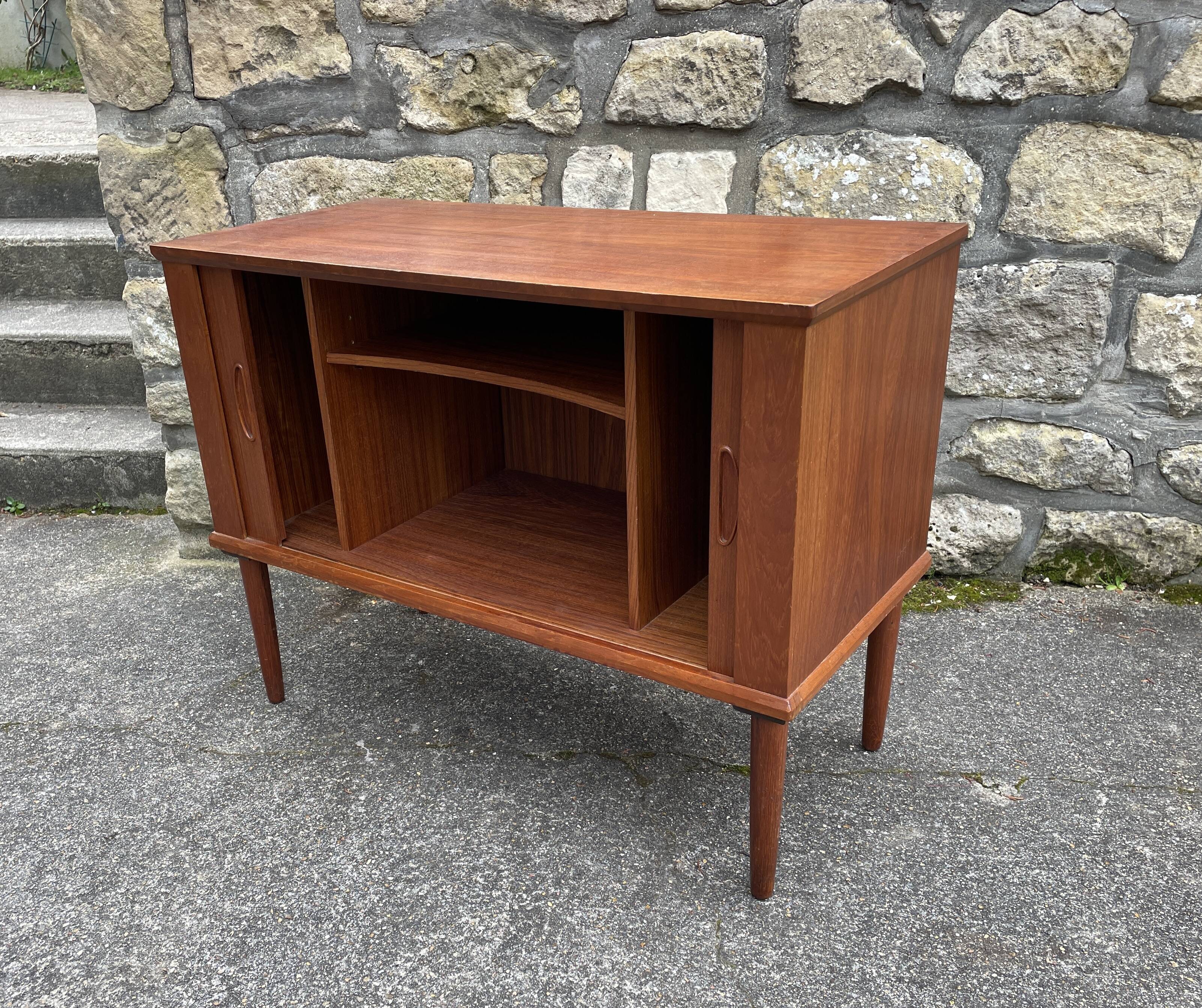 Small teak sideboard, Danish music furniture for vinyl records. Bar