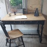 Black and wood table desk
