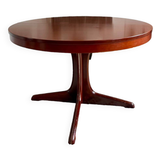 Baumann extendable round table