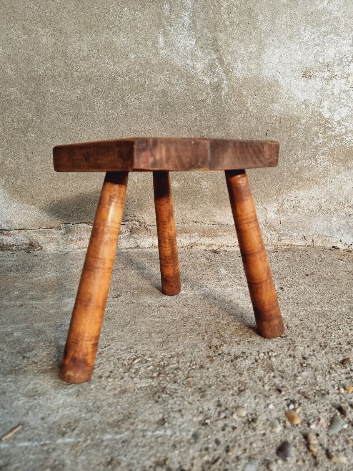 Brocante stool 3-legged plant table