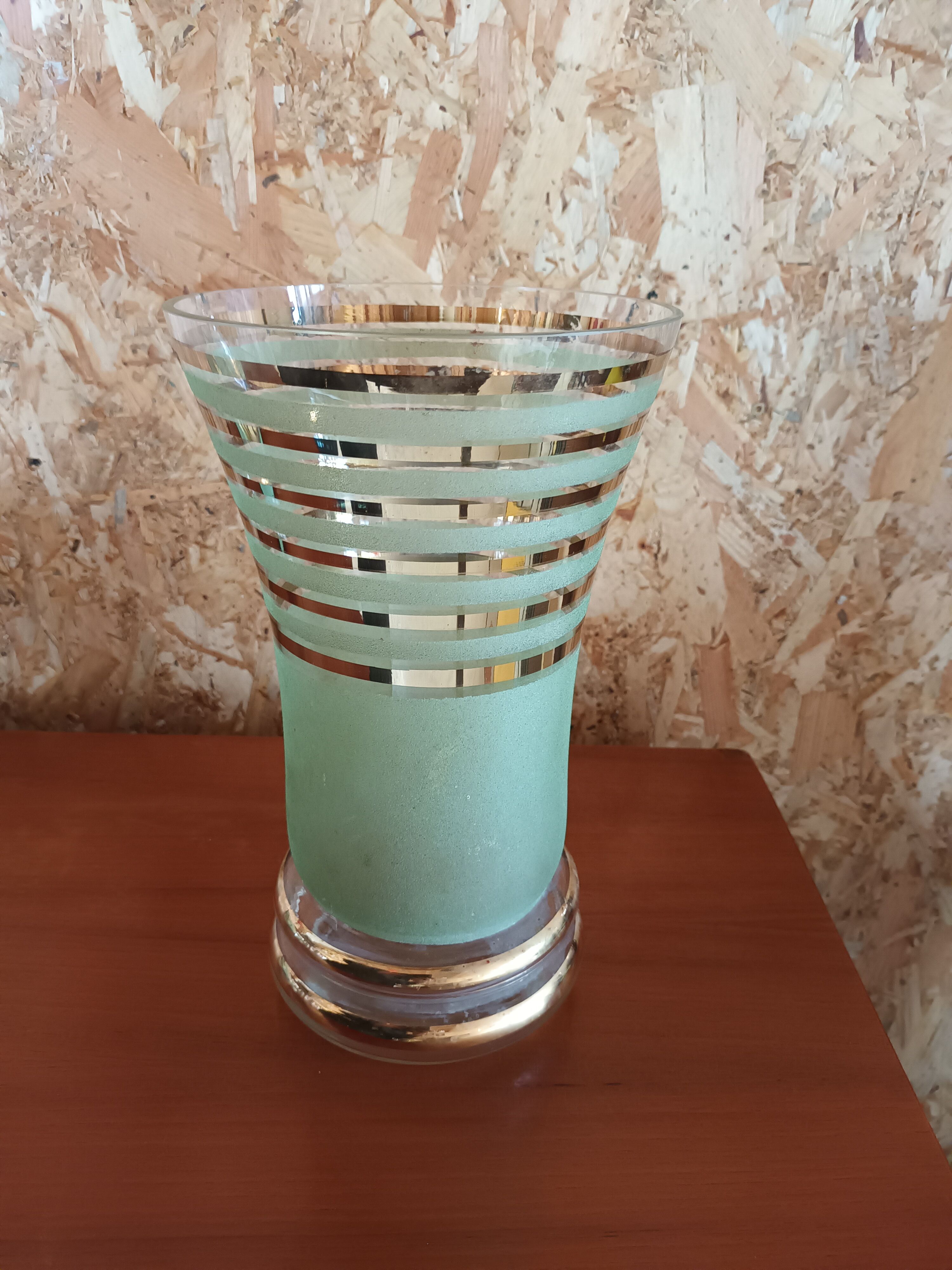 Vase year 50