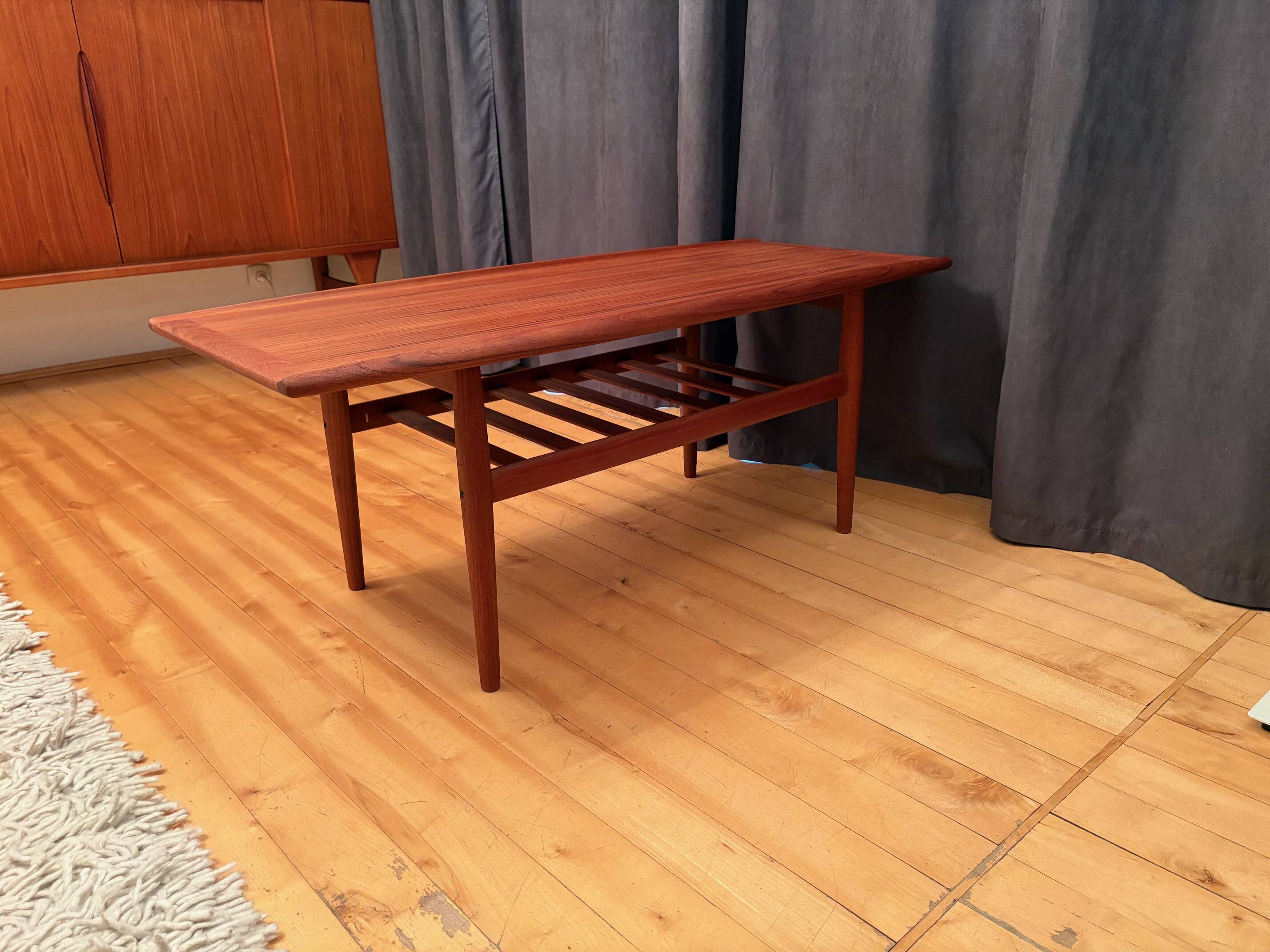 Coffee table designed by Grete Jalk, Glostrup Møbelfabrik, 1960s