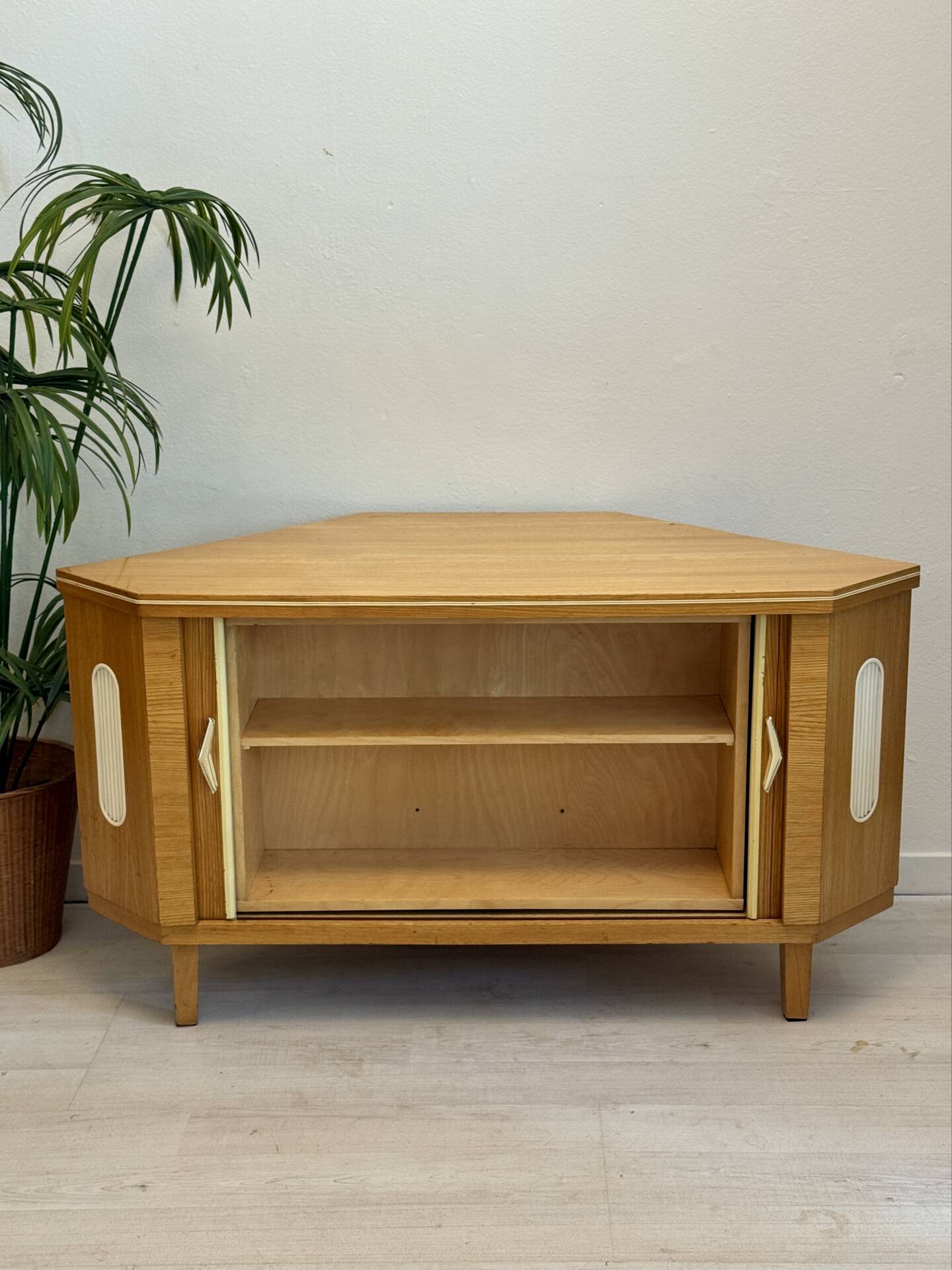 Cabinet de bar vintage « speakeasy »