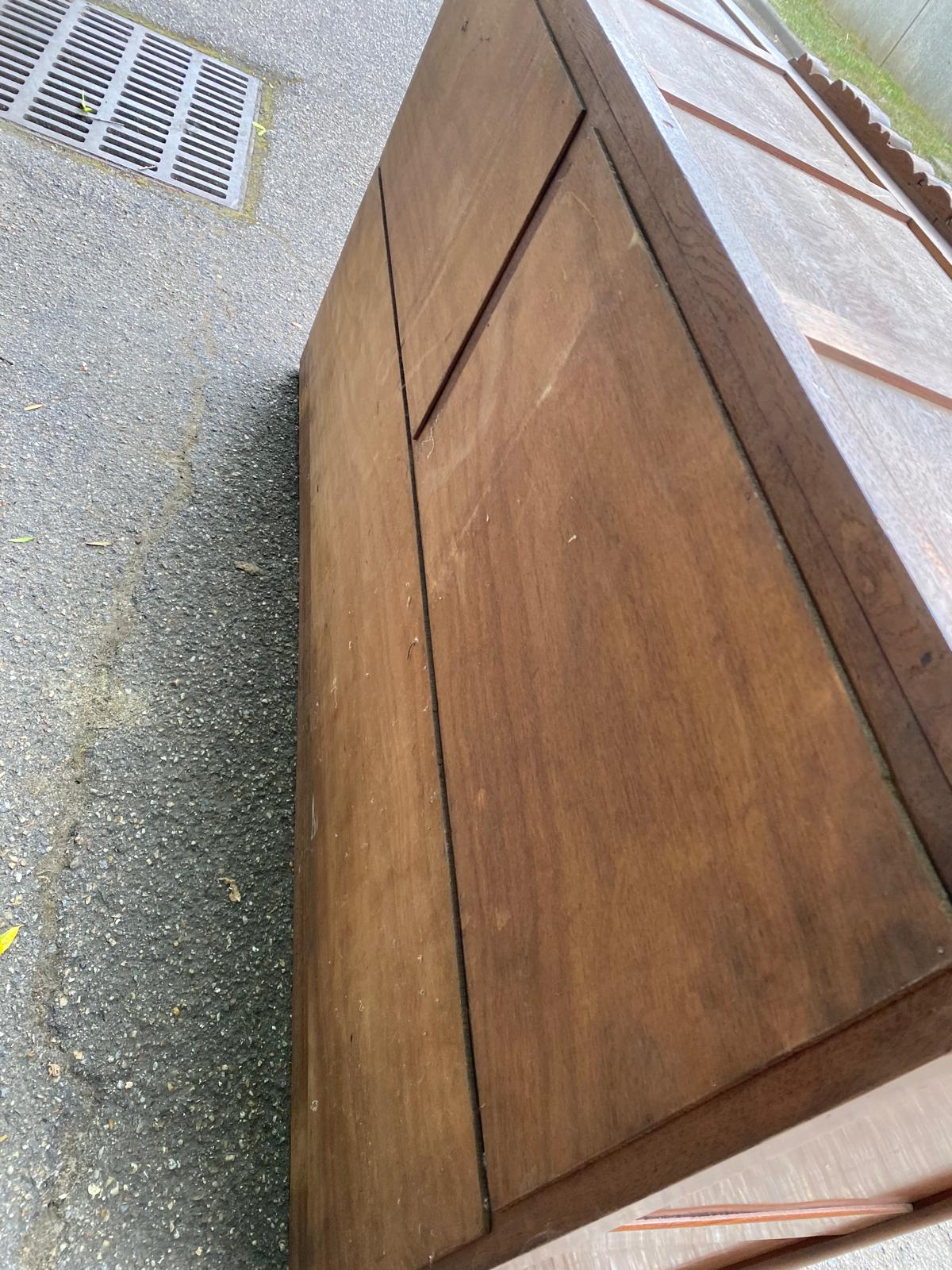 Art Deco sideboard top, low display cabinet in solid walnut and mirror, 1940.