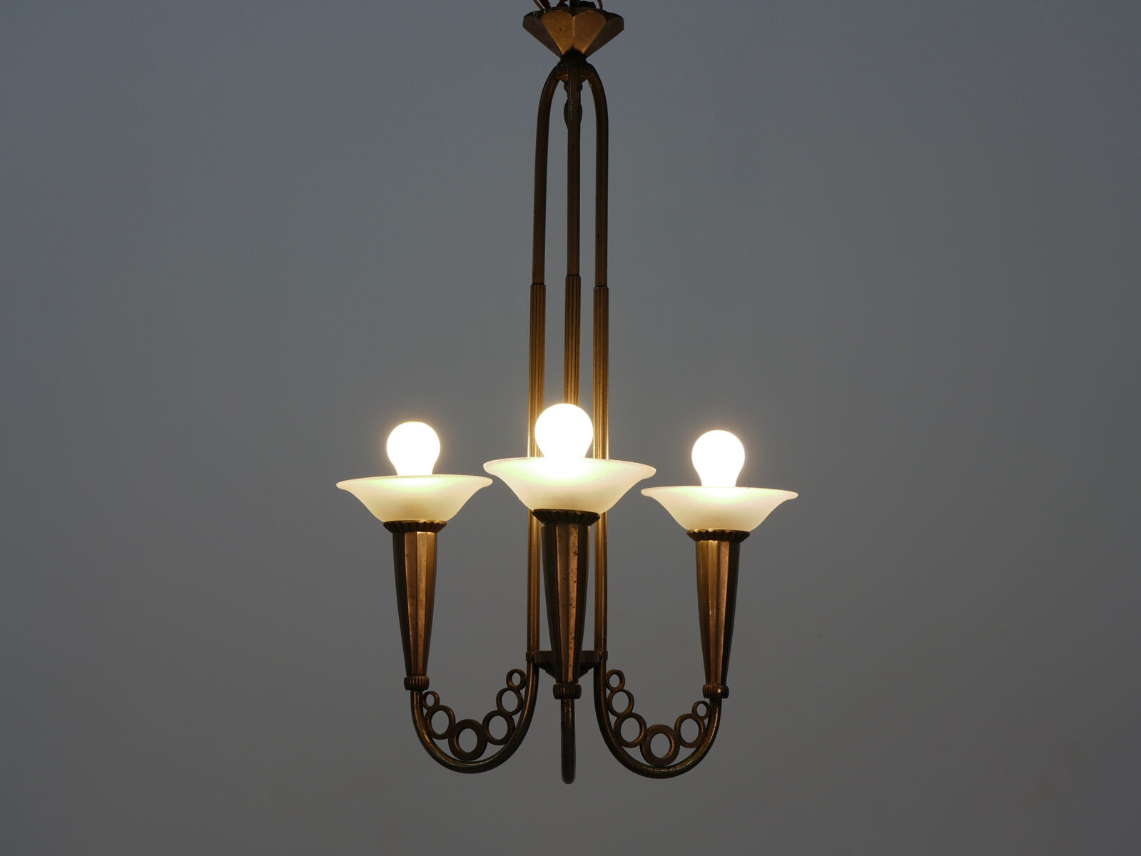 Art Deco chandelier circa 1930 in metal and glass
