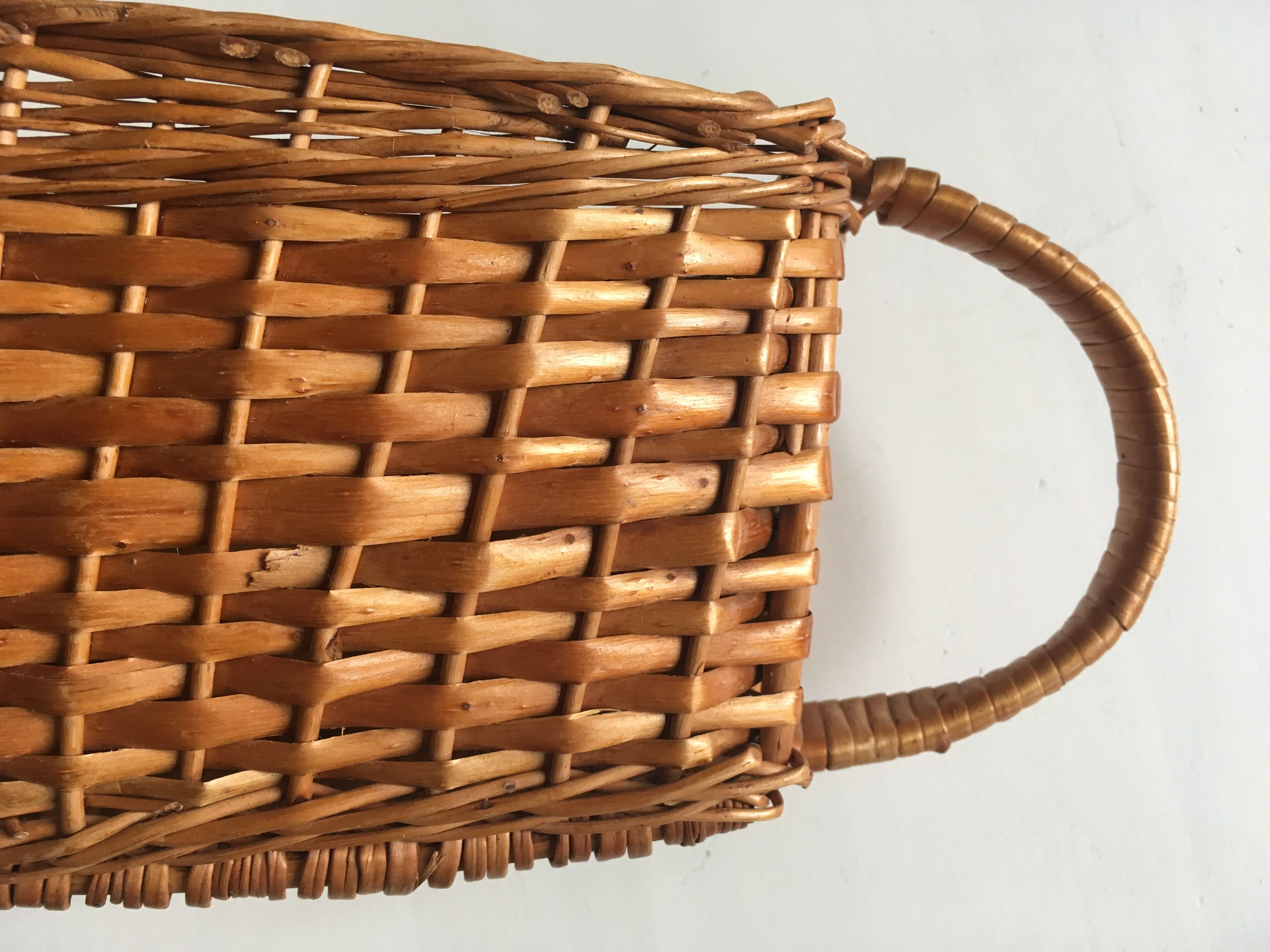 Rattan bottle basket