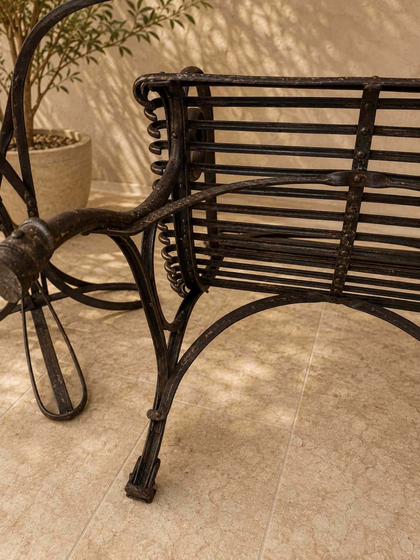 Garden furniture from Arras - Saint-Sauveur Factory - Late 19th century / Circa 1900