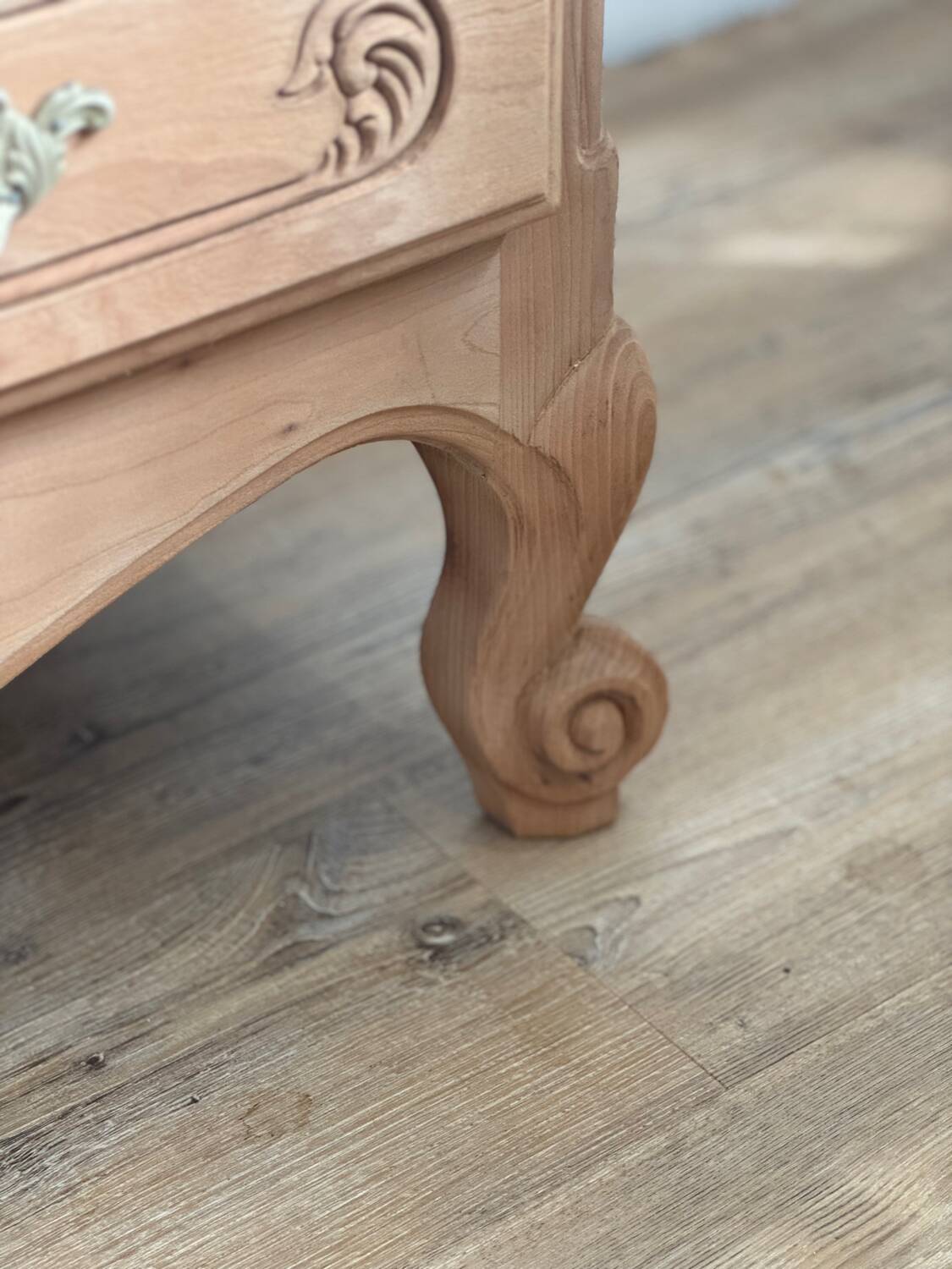 Revisited Louis XV chest of drawers – sanded solid wood – ready to personalize