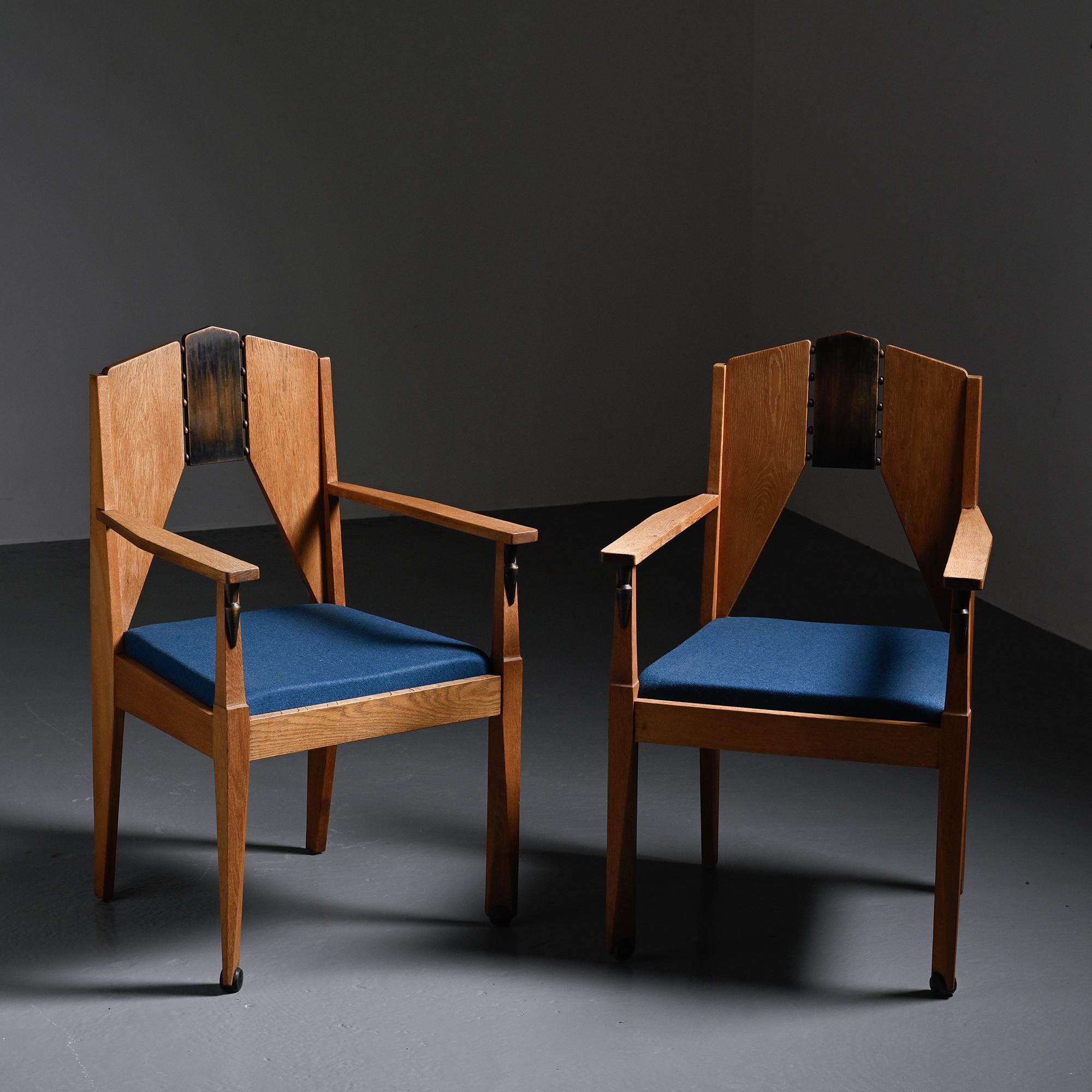 Paire de fauteuils Amsterdamse School en chêne par J.J. Zijfers, 1928