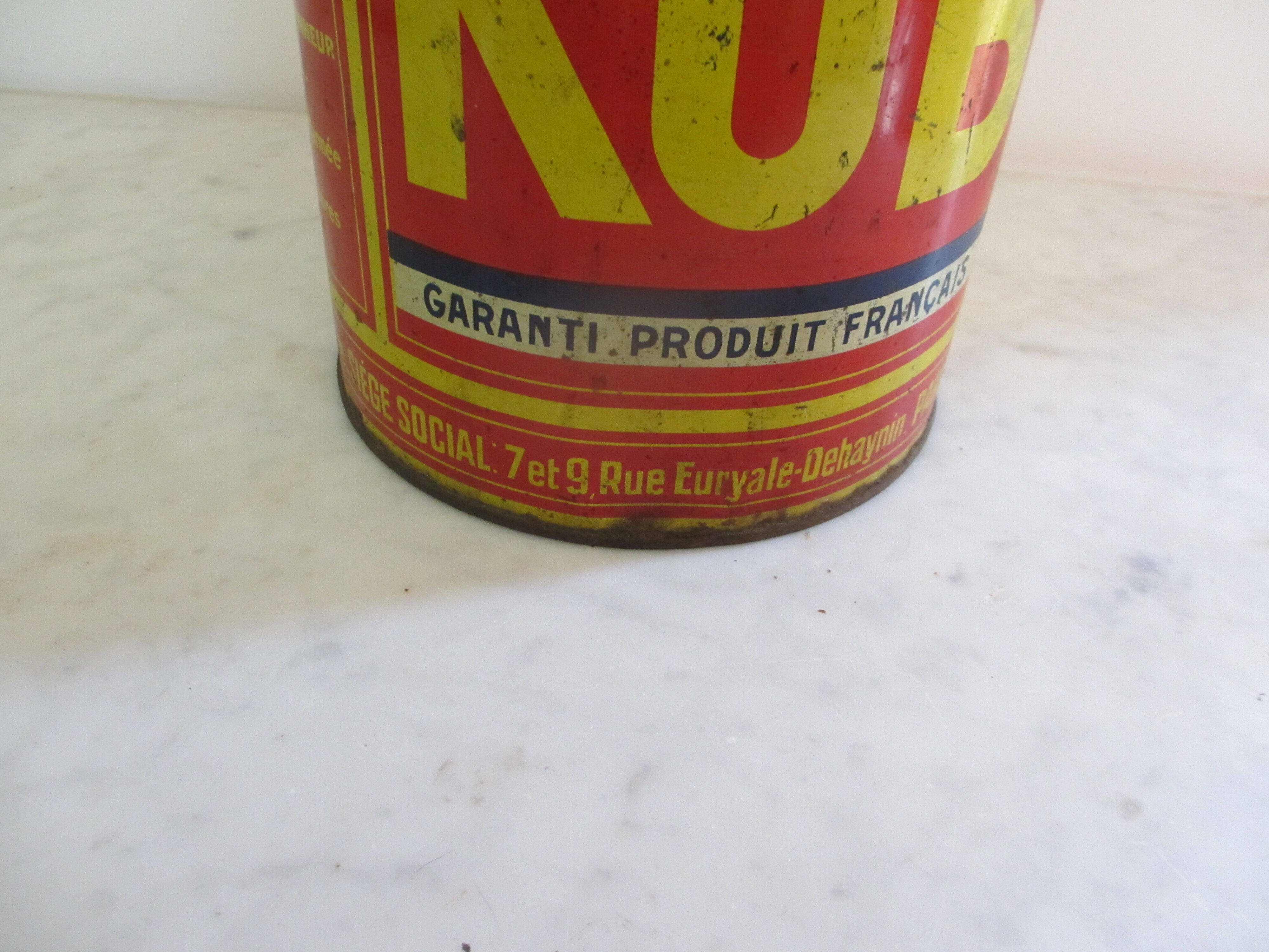 Round box in painted sheet metal KUB