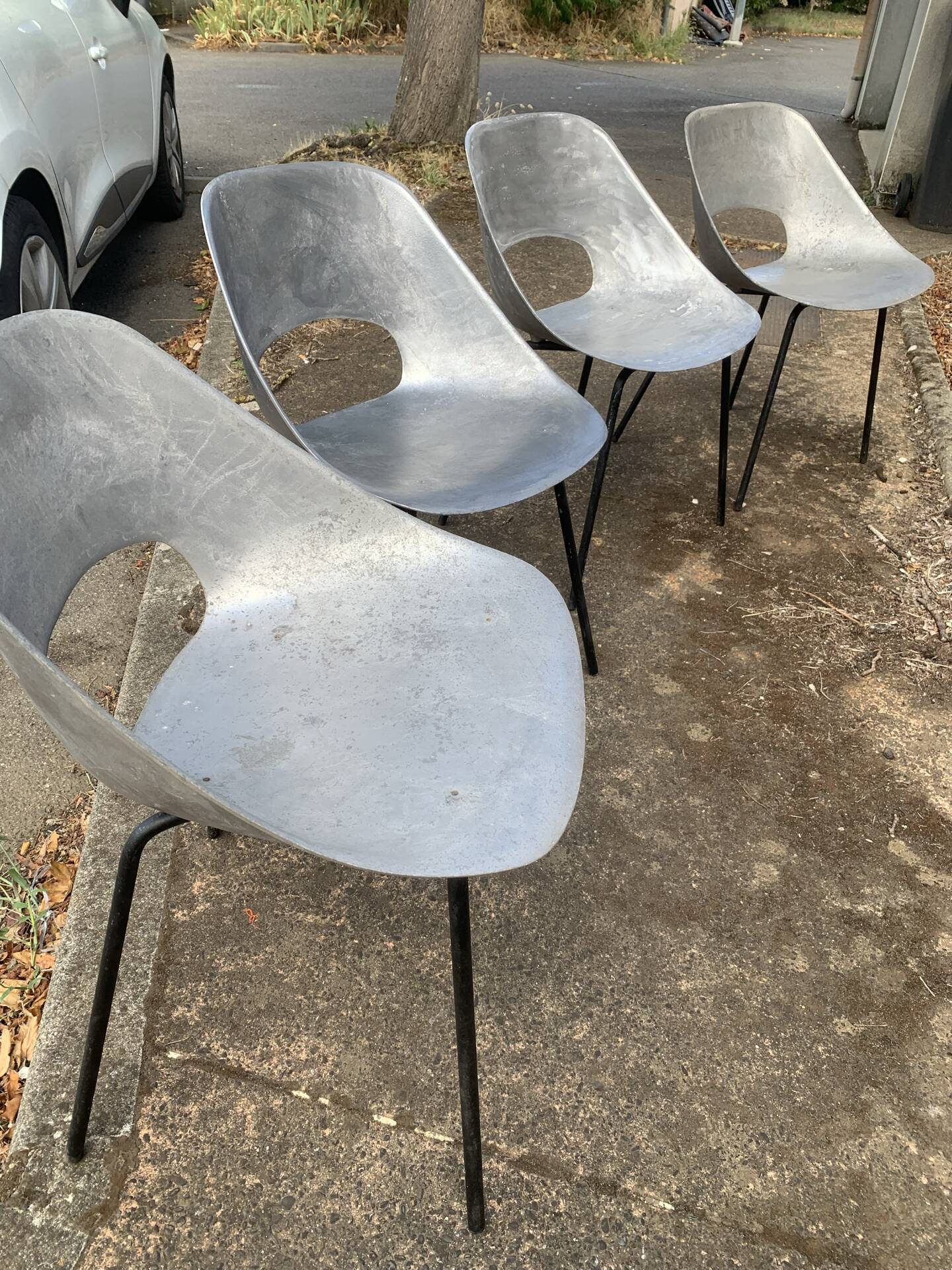 Four chairs 1953 Tonneau model design by Pierre Guariche Co.