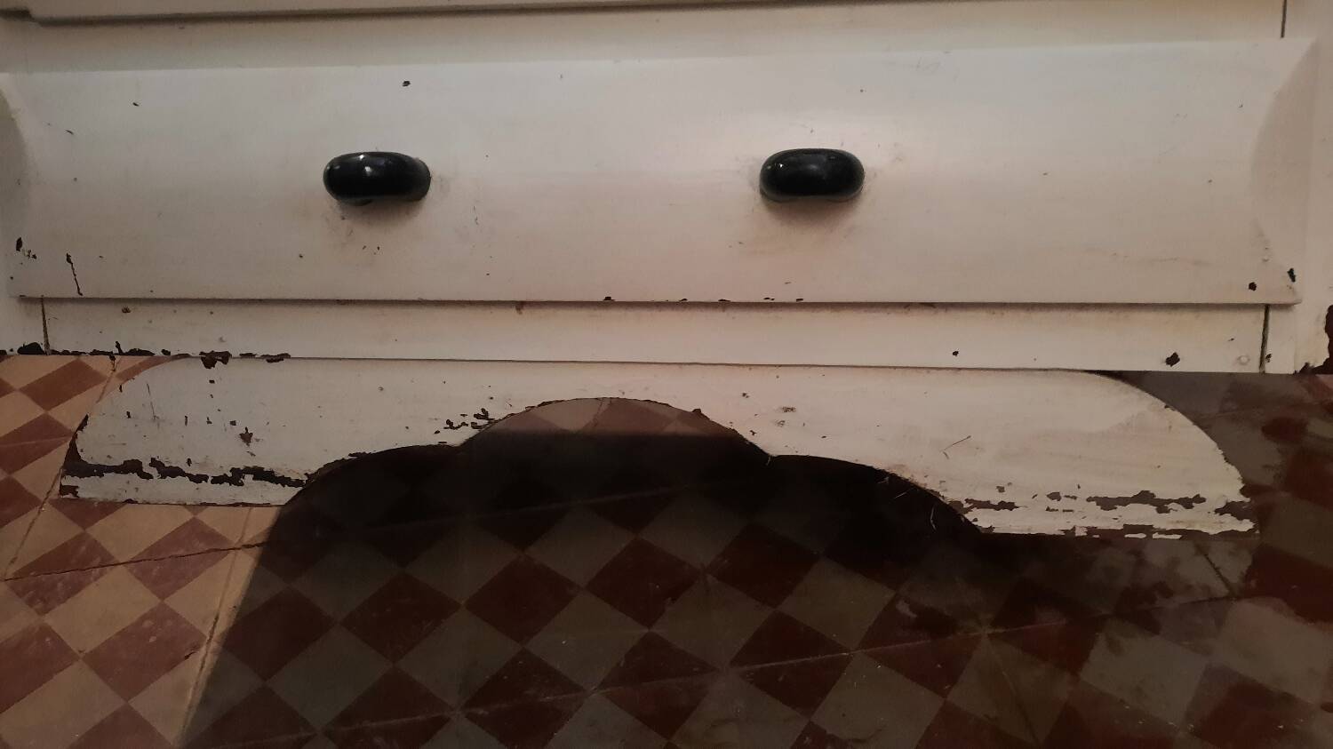 Vintage chest of drawers