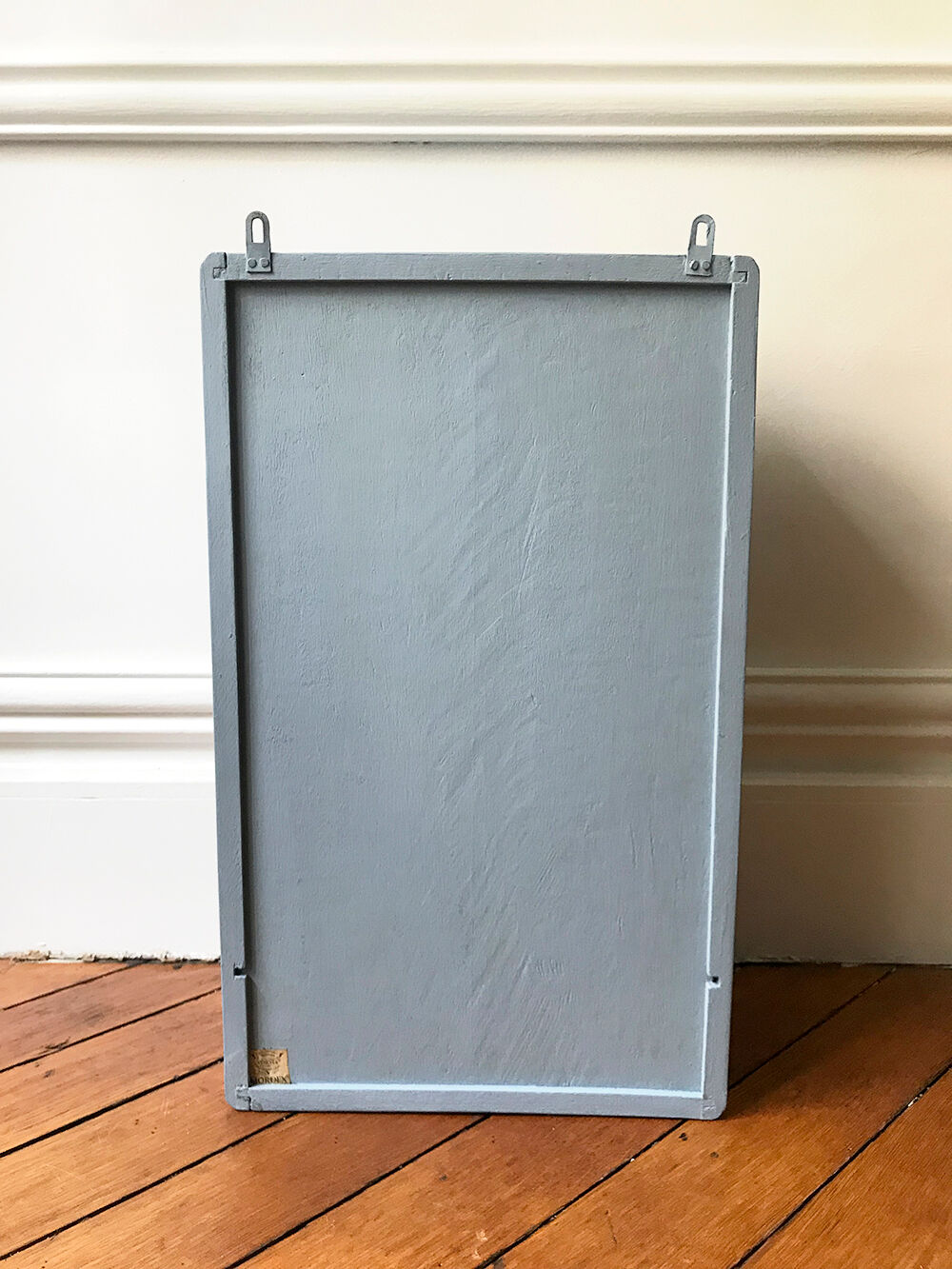 Pharmacy cabinet from the 1930s