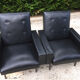 Paire de fauteuils skaï noir, 1960