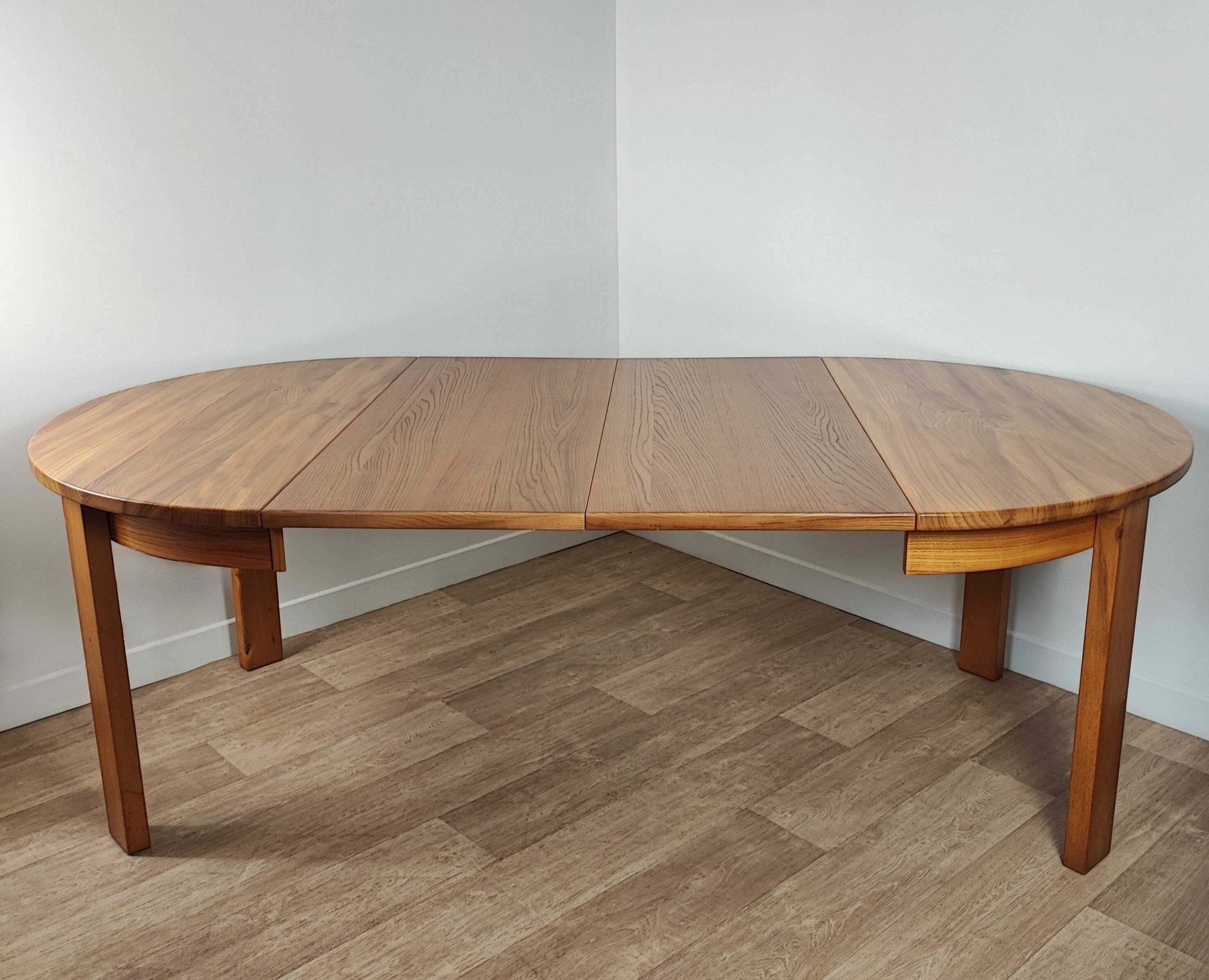 Round extendable elm table