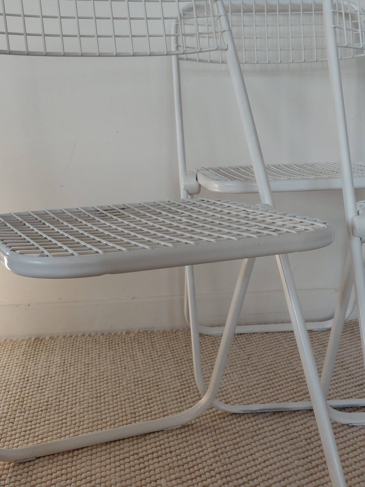 Set of 3 vintage white lacquered metal folding chairs Talin (Italy 70s)