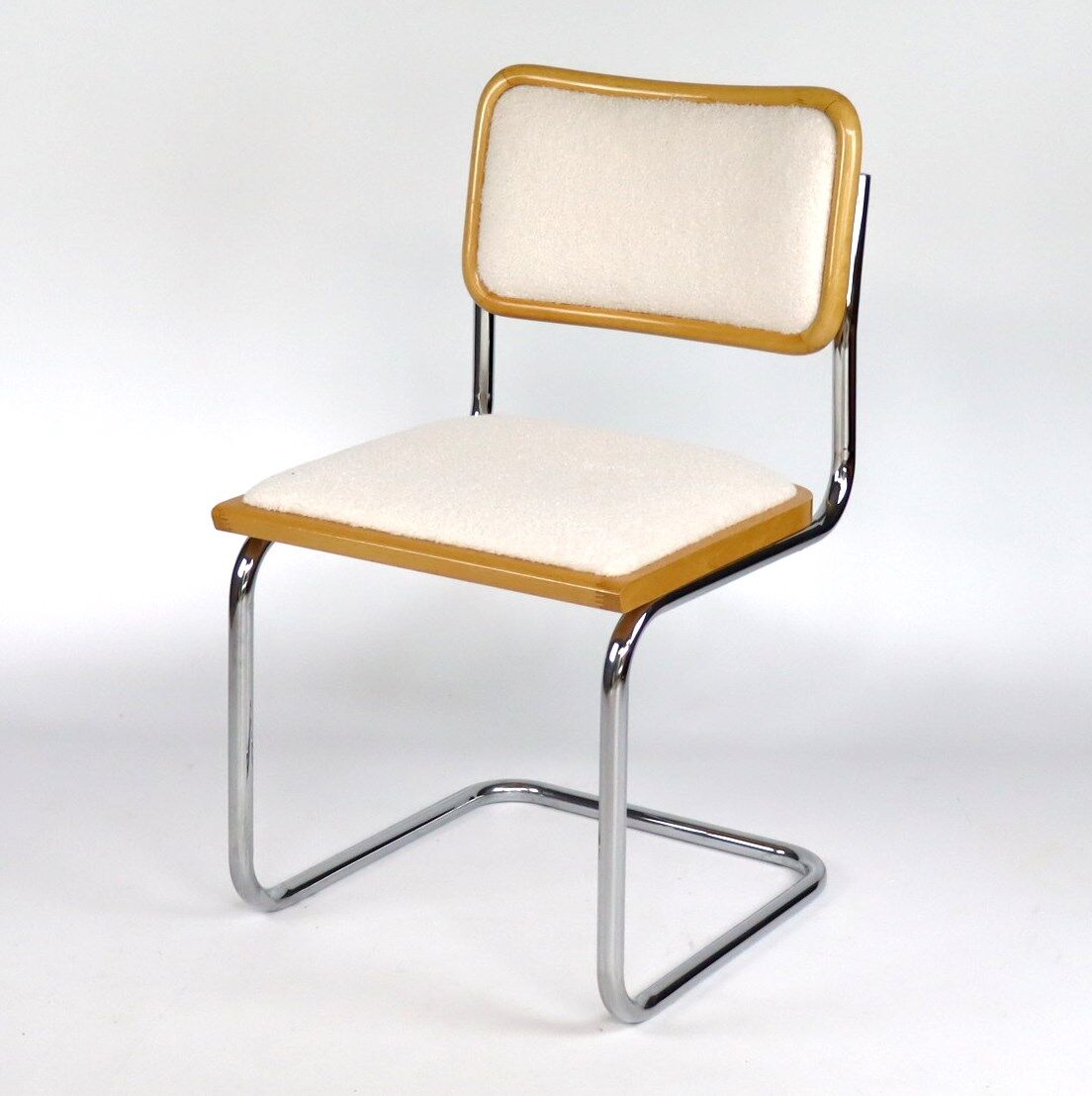 Chair B32