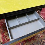 Ensemble formica jaune Roger Breton pour Tublac, table, 6 chaises, 2 tabourets, années 60