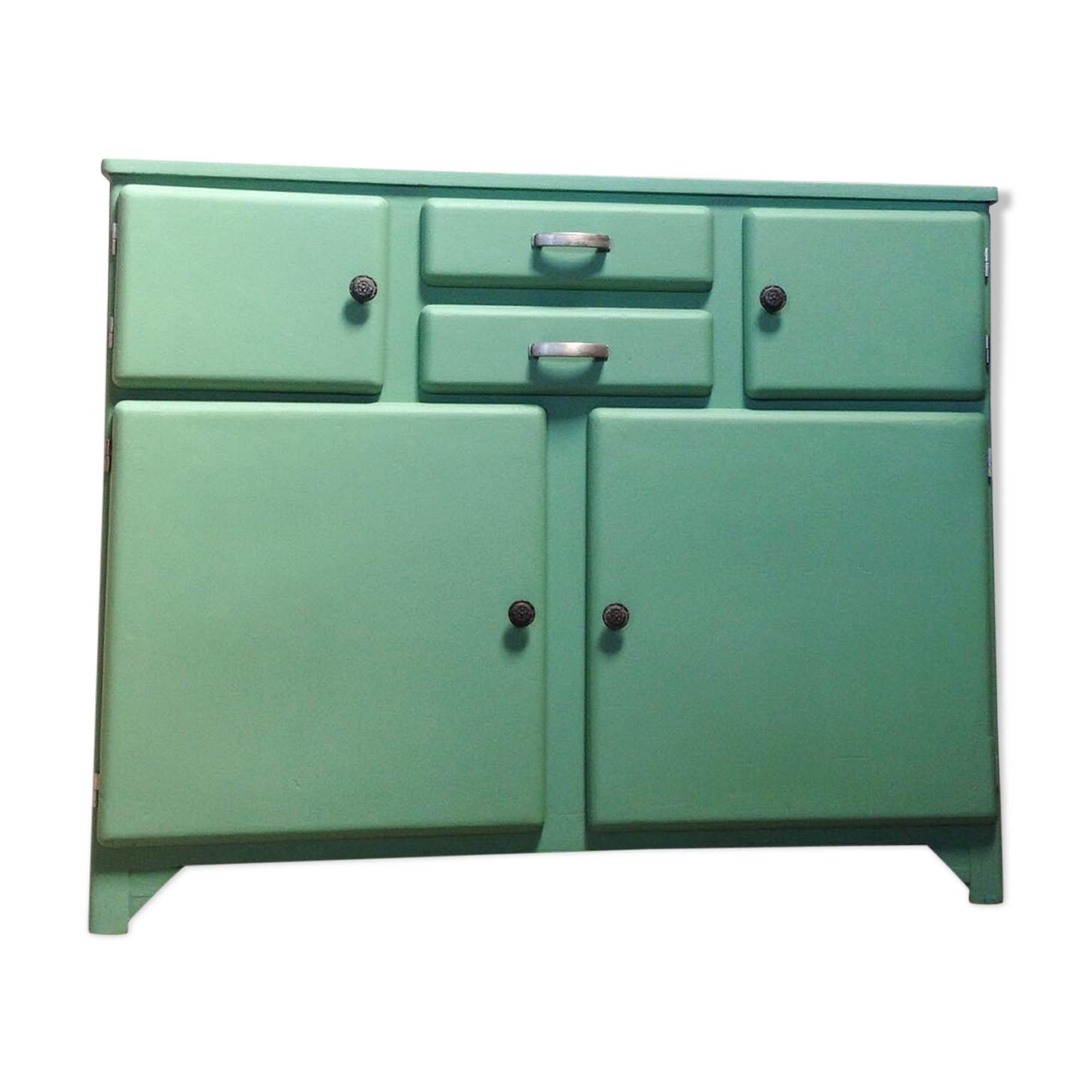 Vintage buffet mado green water
