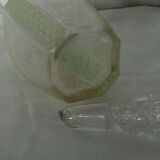 Carafe en verre gravé effet dentelle cote pointe de diamant ancienne