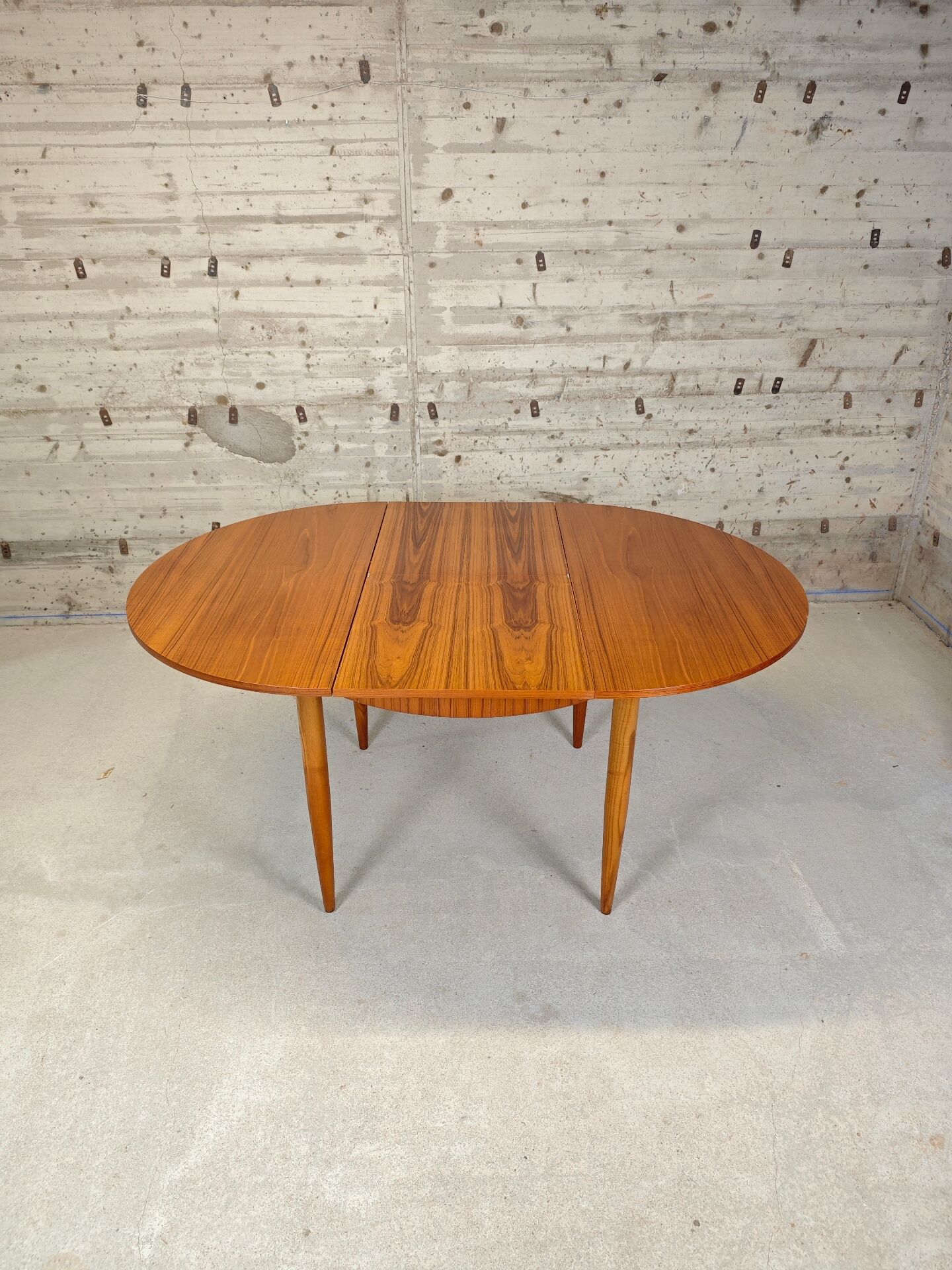 Table ronde extensible