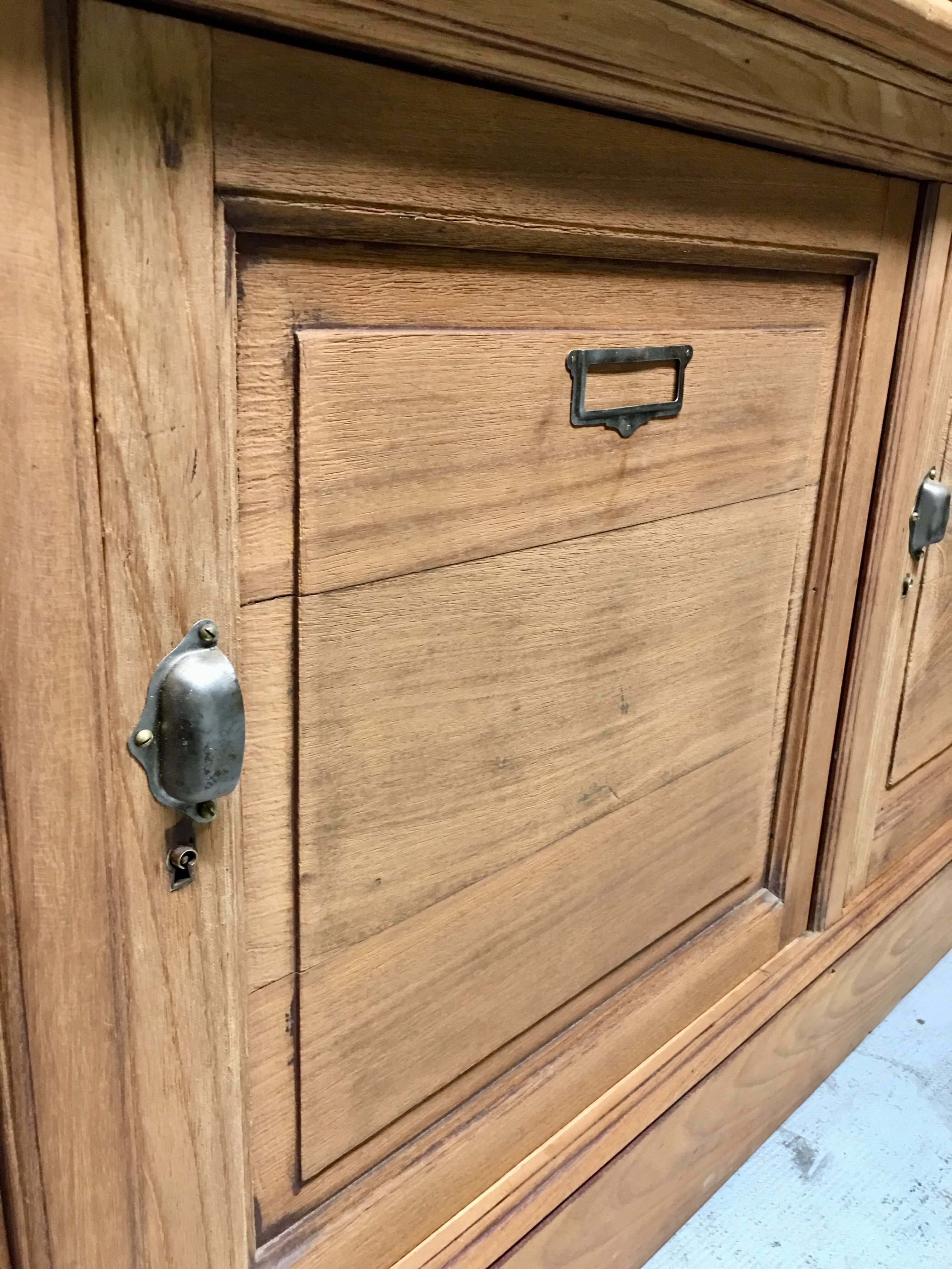 Meuble de métier de mercerie