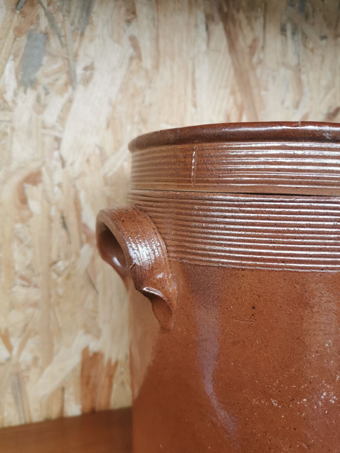 Glazed stoneware pot