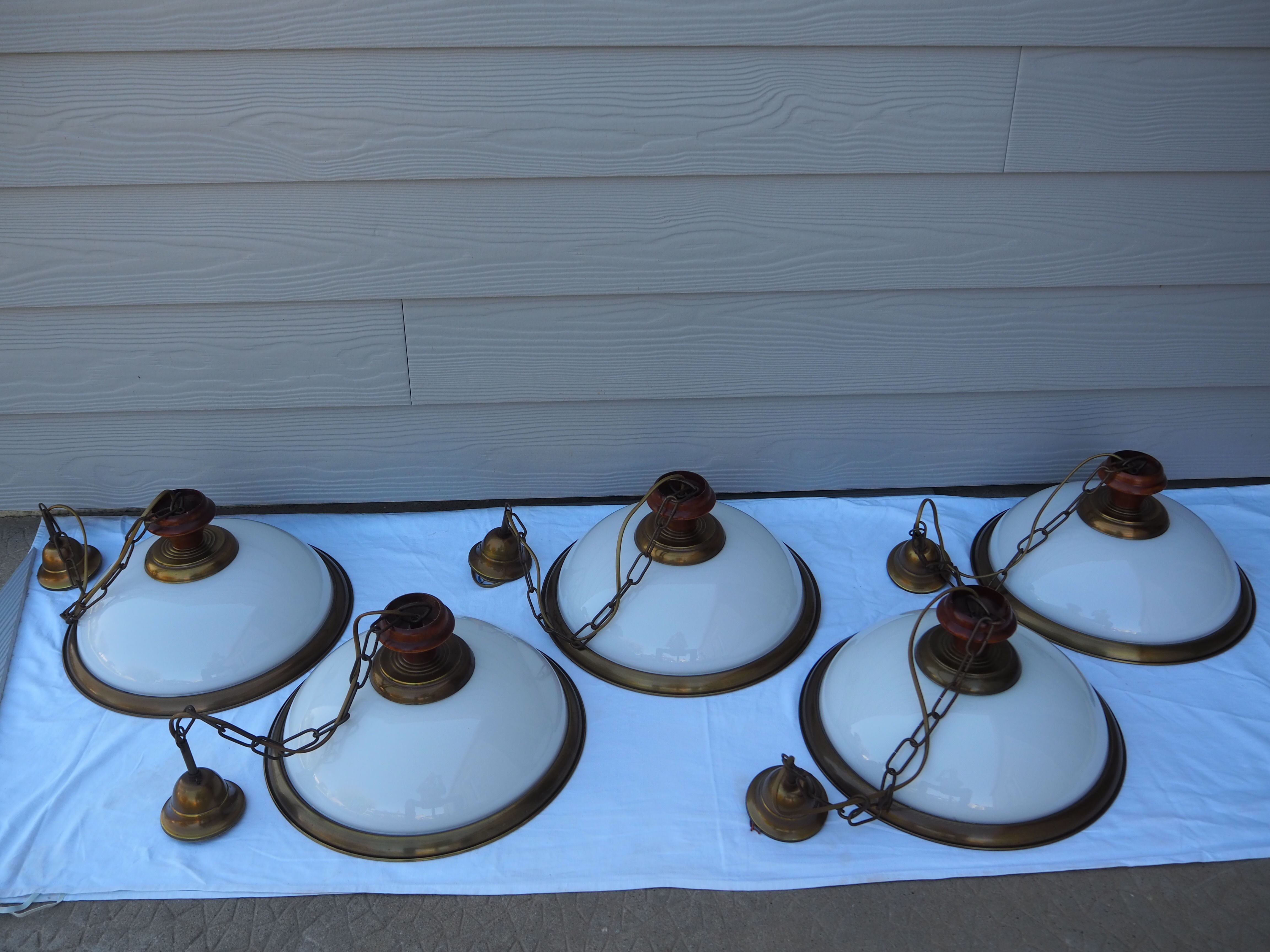 Suspension in white opaline, its edge in aged brass