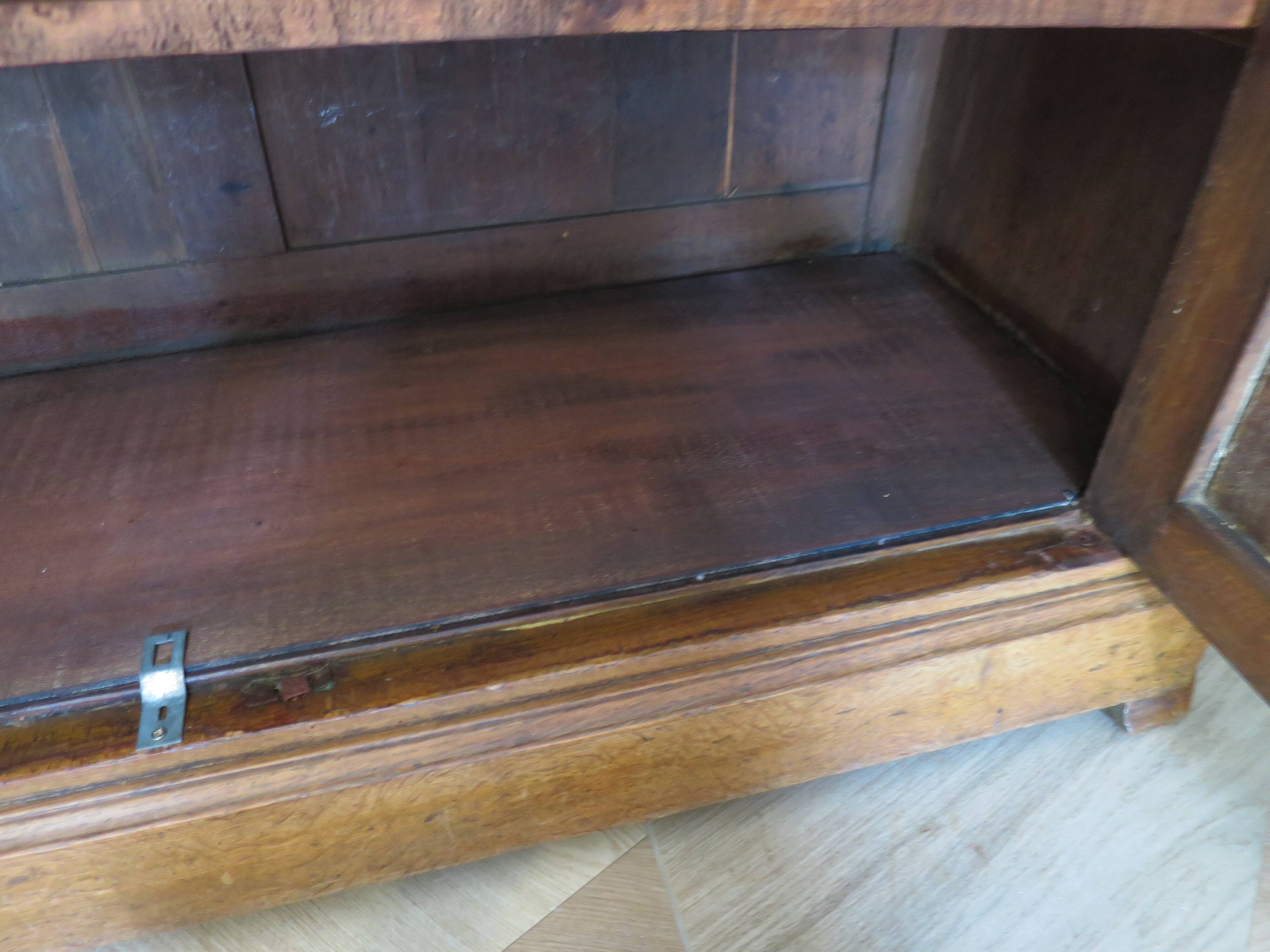 Old - Beautiful solid oak sideboard - 2 doors - 2 drawers in golden oak color