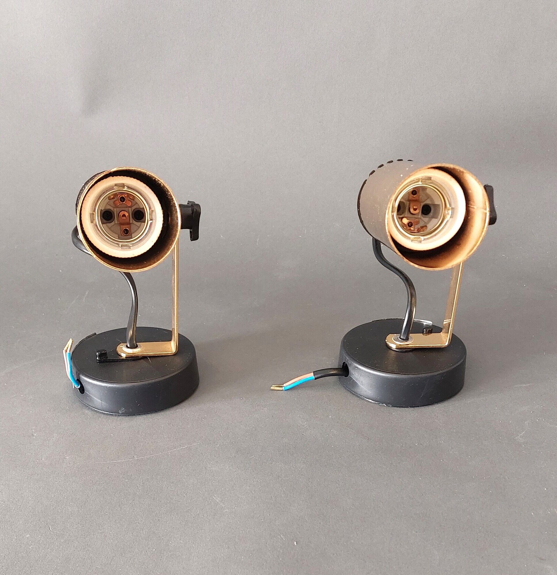 Pair of adjustable spotlight Maureva in gilded brass, Italian design 1980.