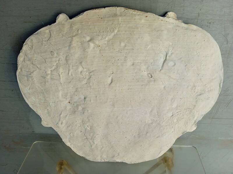 Louis XVI pediment with plaster low relief roses