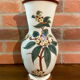 Vase RDA est-allemand des années 1960 avec fleurs peintes à la main, Steingutfabrik Dresden, Villeroy & Boch
