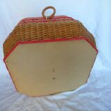 Hardworking, box a wicker vintage couture