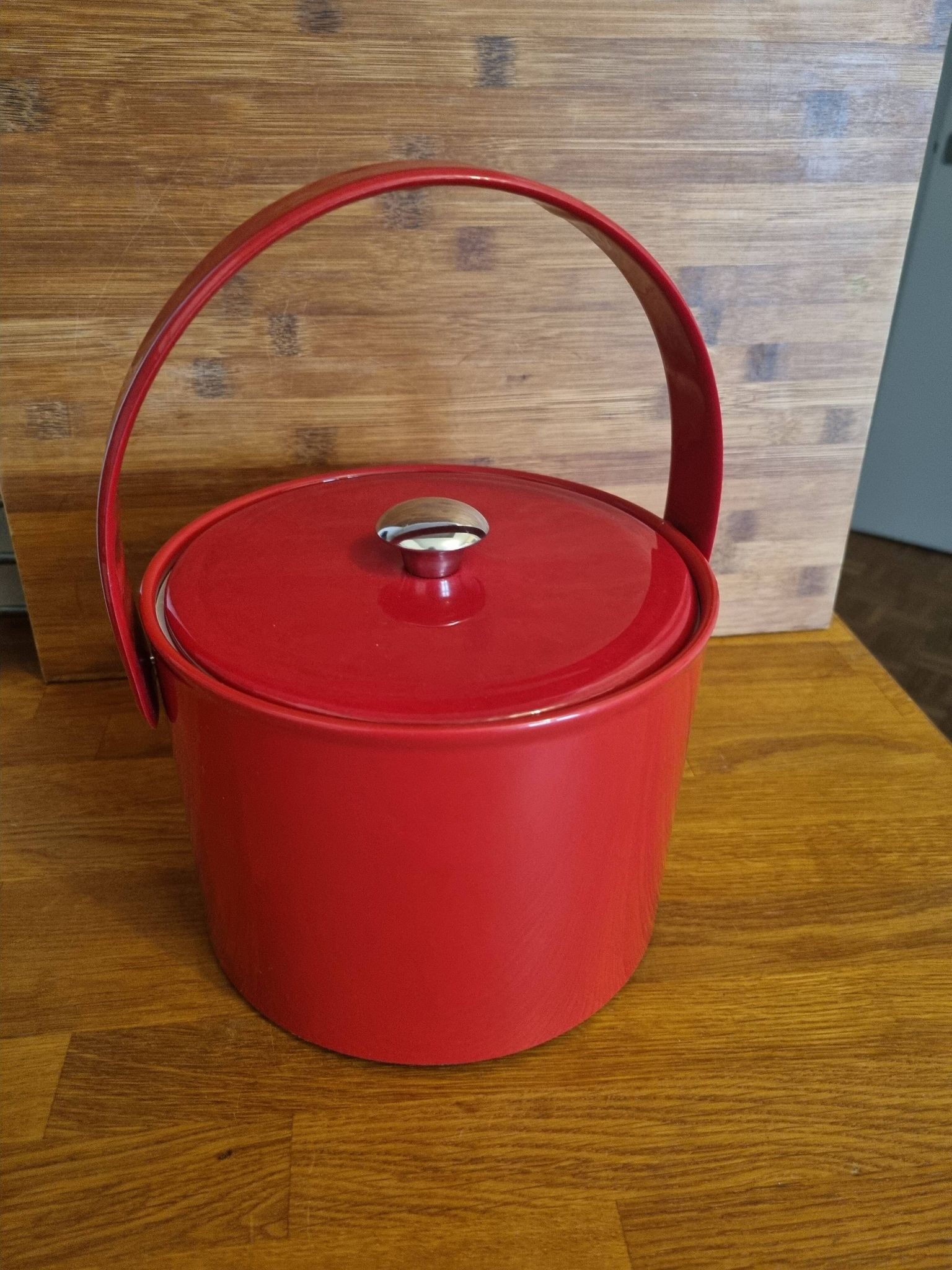 Vintage 1970s red vinyl ice bucket, Georges Briard style, USA