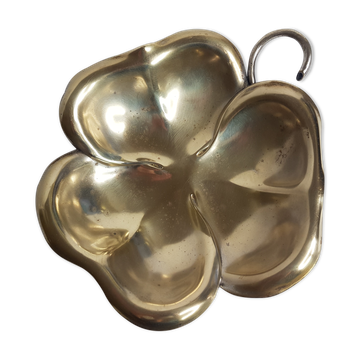 Small cut, empty pocket "clover" in gold metal