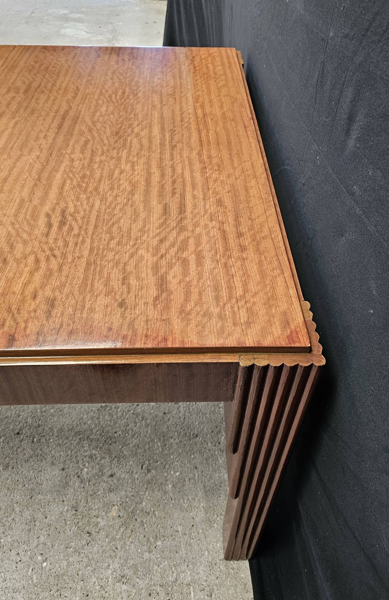Lot table et ses 6 chaises Art déco de Saddier & fils