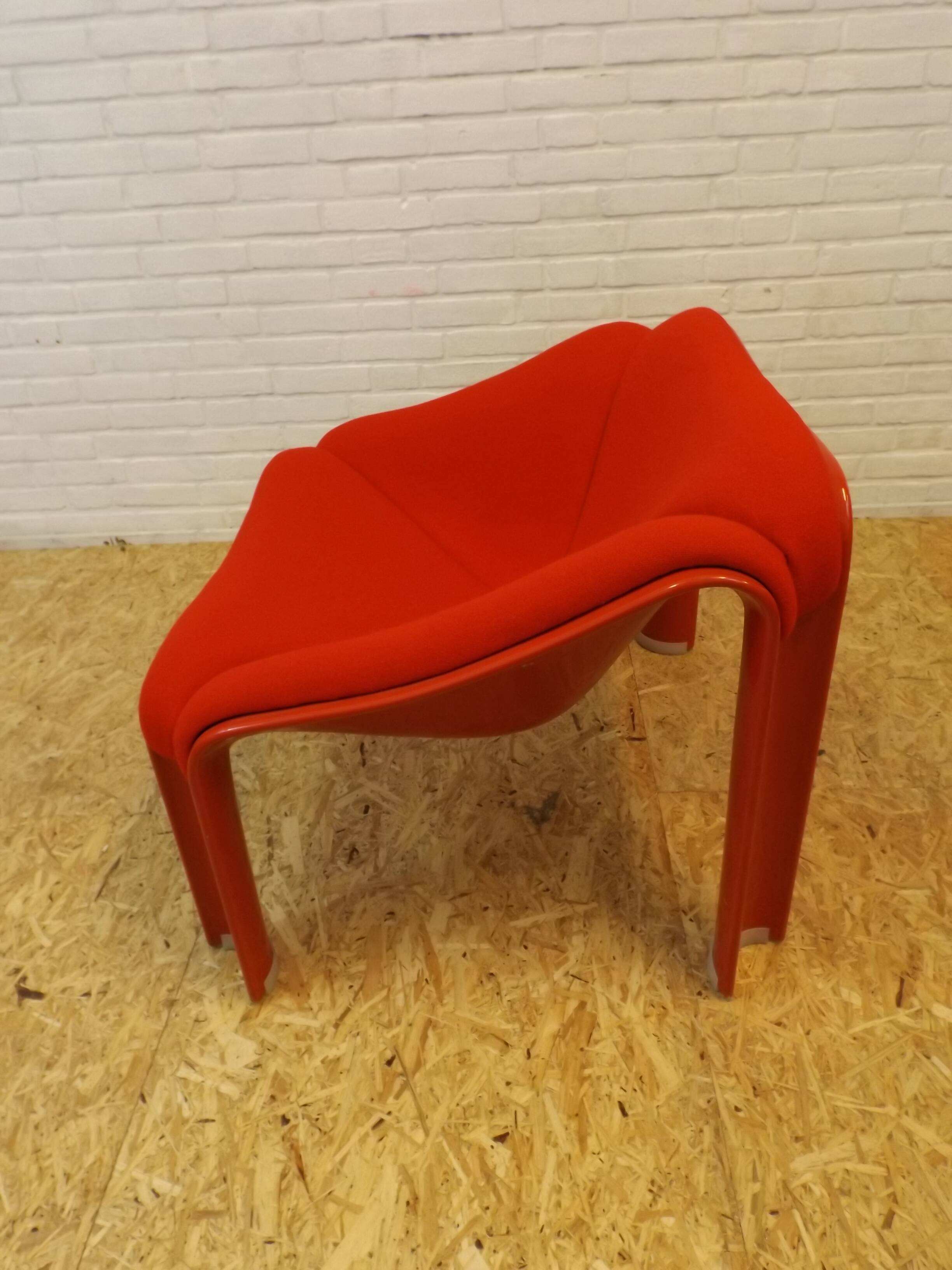 Artifort F300 armchair
