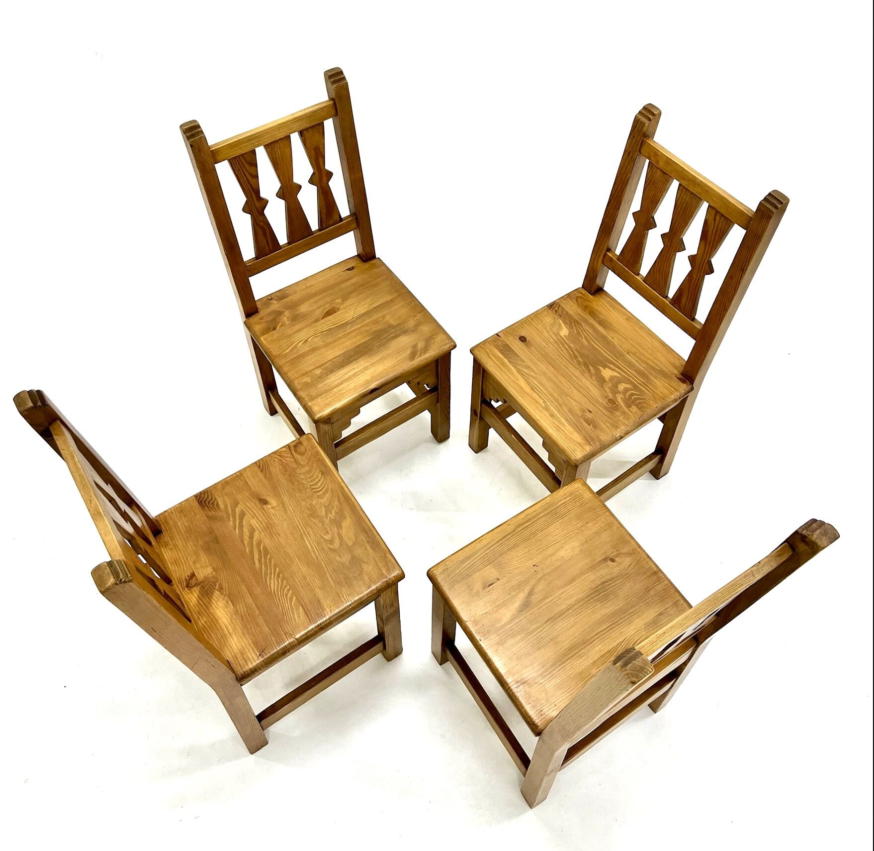Set of 4 vintage wooden chairs