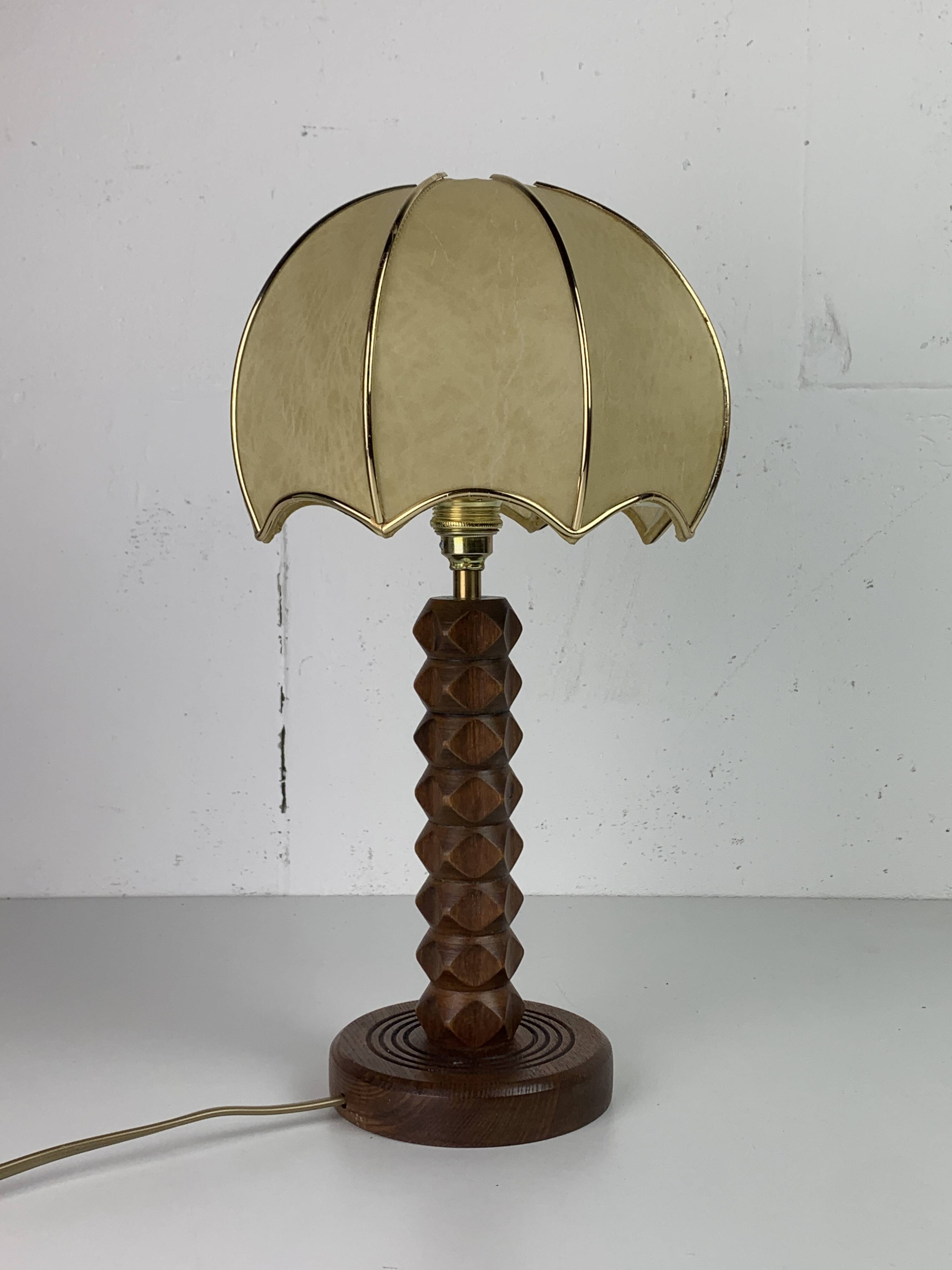 French modernist wood turned mushroom cocoon table lamp, 1950s