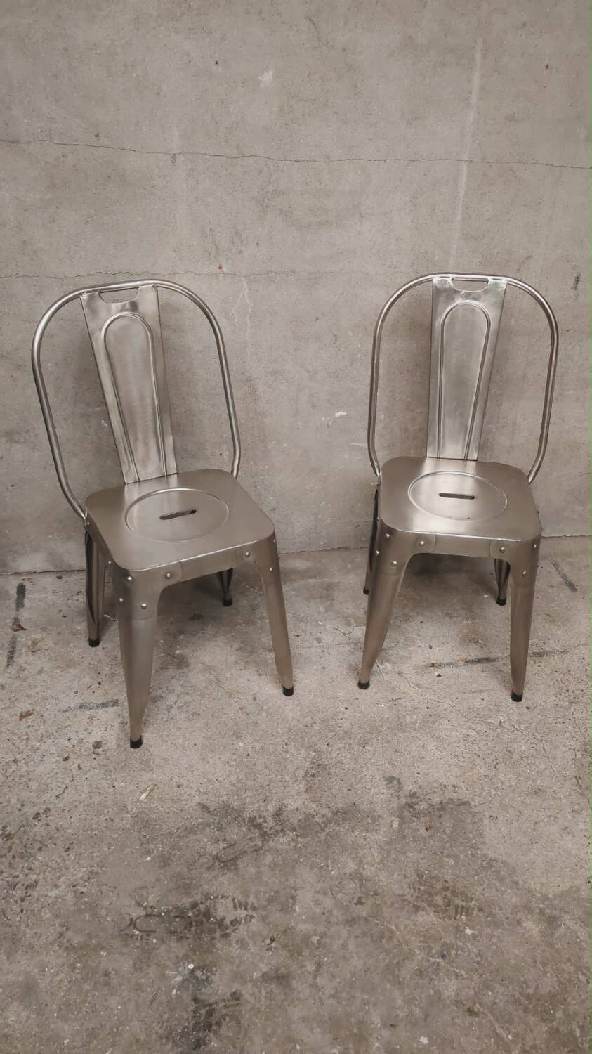 Paire de chaises industrielles métalliques